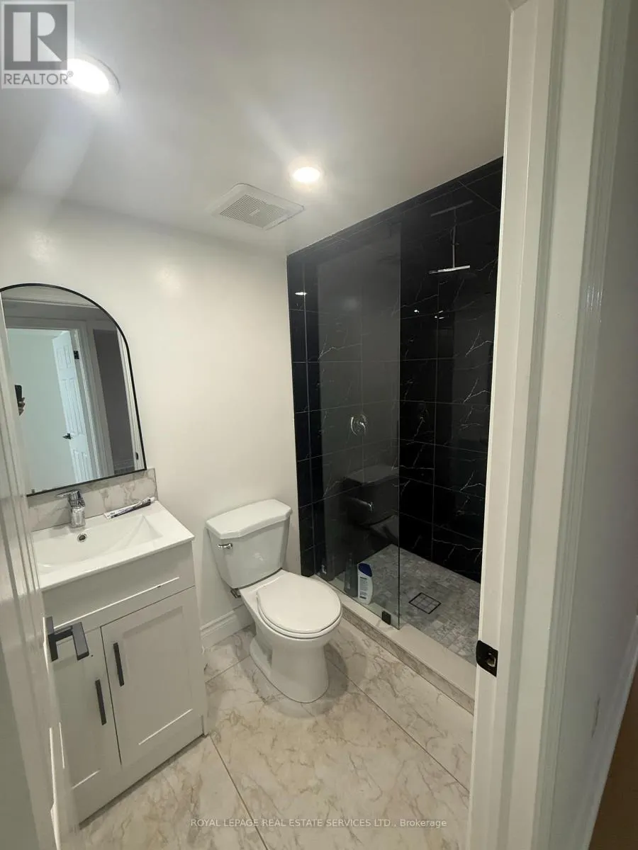 6 - 19 ROSELAND DRIVE E