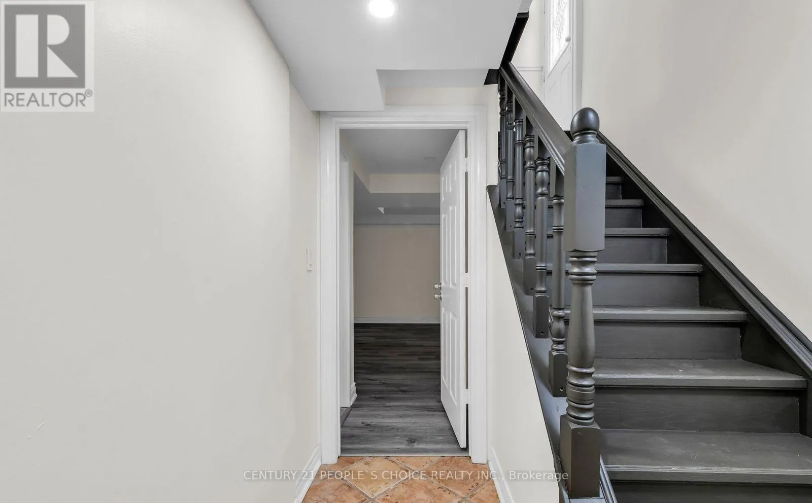 46 STUDEBAKER TRAIL