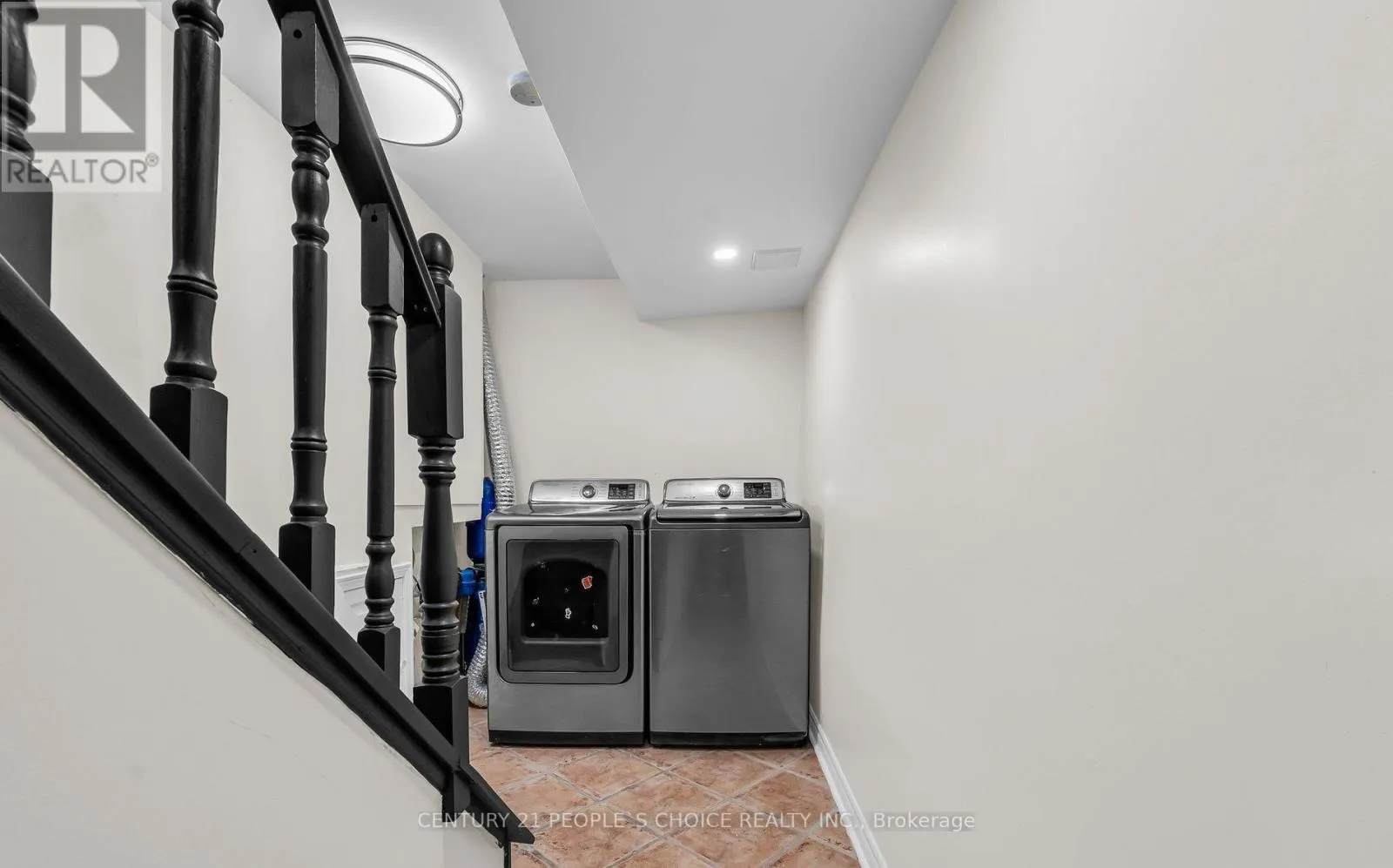 46 STUDEBAKER TRAIL