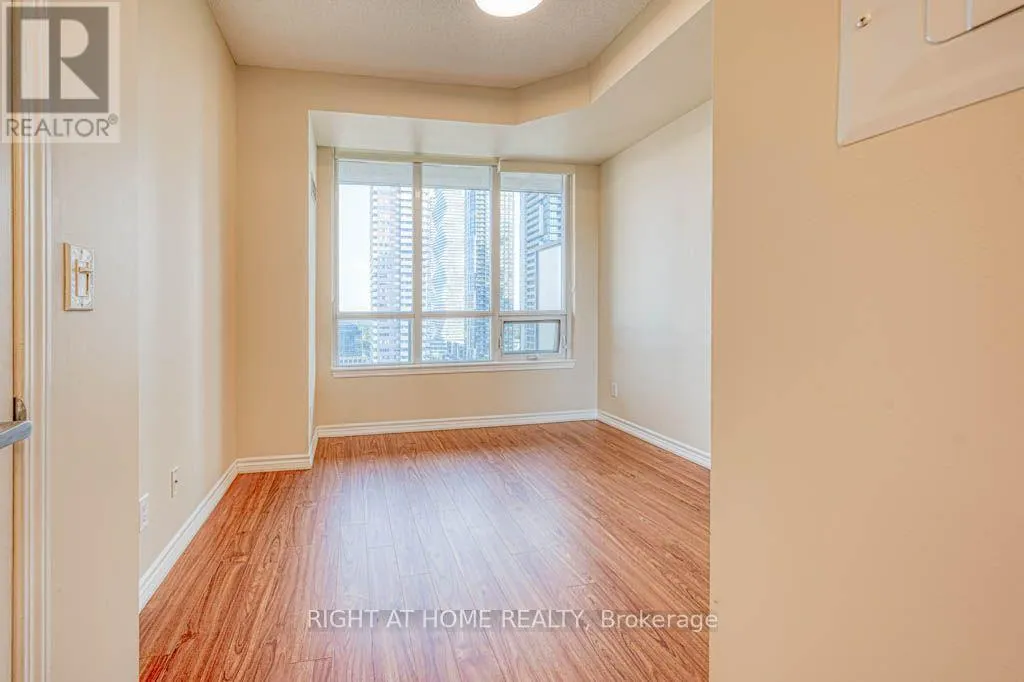 1711 - 388 PRINCE OF WALES DRIVE