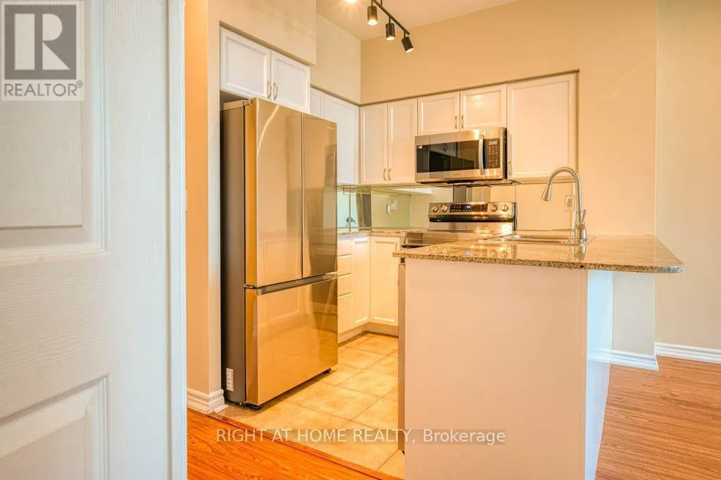 1711 - 388 PRINCE OF WALES DRIVE