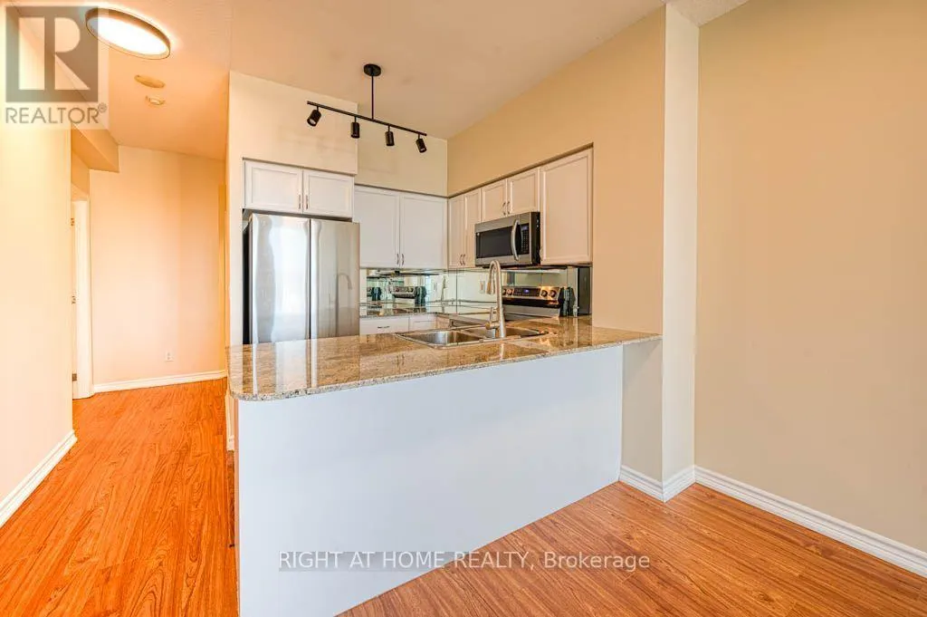1711 - 388 PRINCE OF WALES DRIVE
