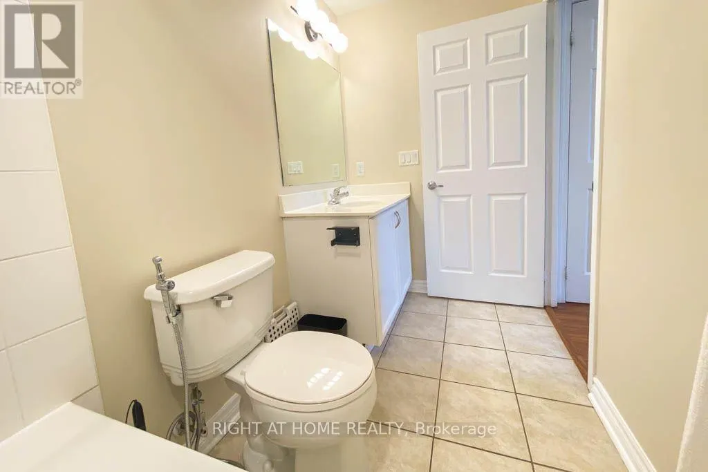 1711 - 388 PRINCE OF WALES DRIVE