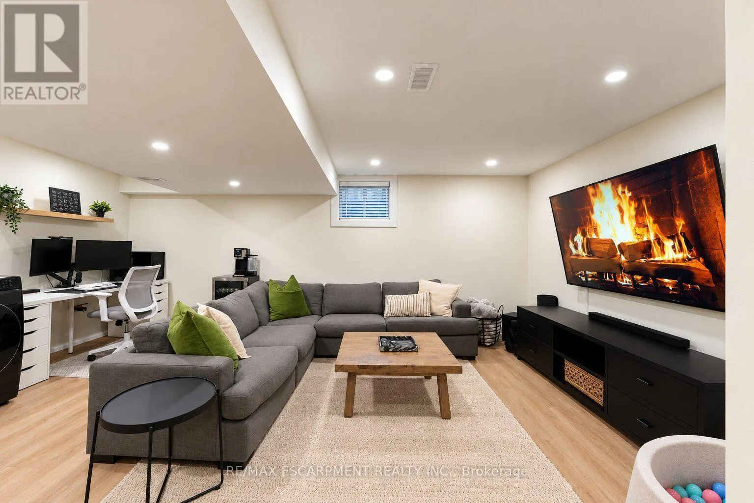 24 - 1375 STEPHENSON DRIVE