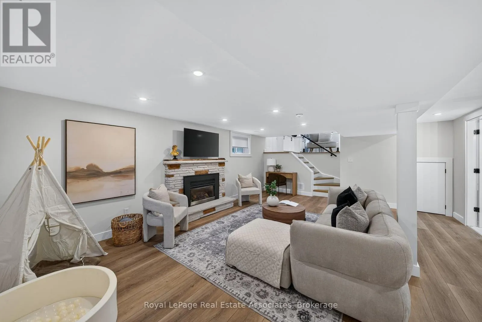 2141 HERRIDGE DRIVE