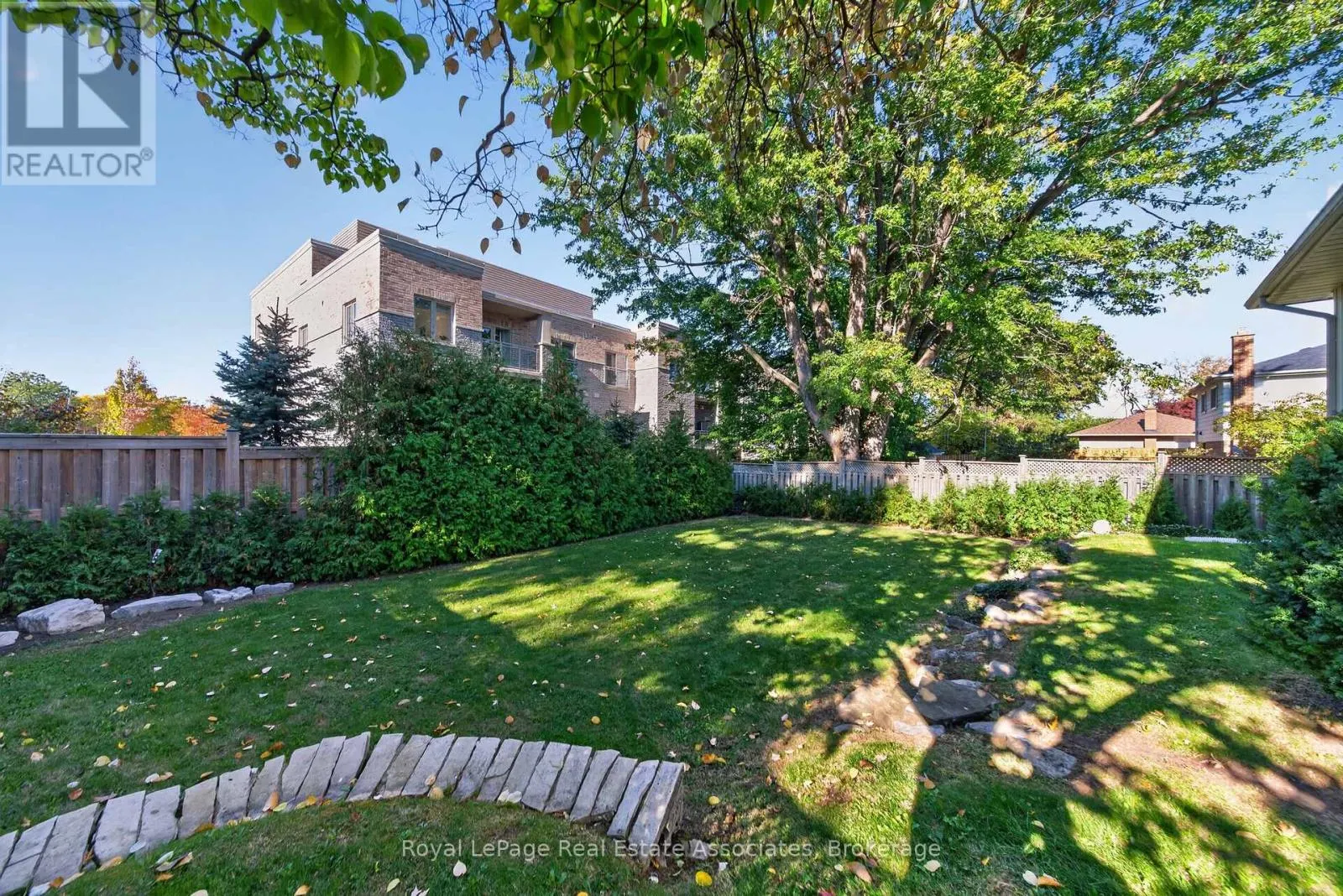 2141 HERRIDGE DRIVE