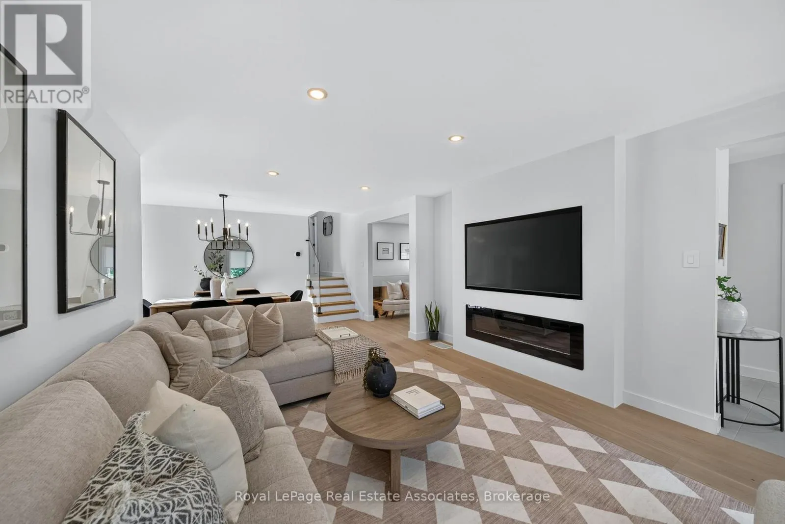2141 HERRIDGE DRIVE