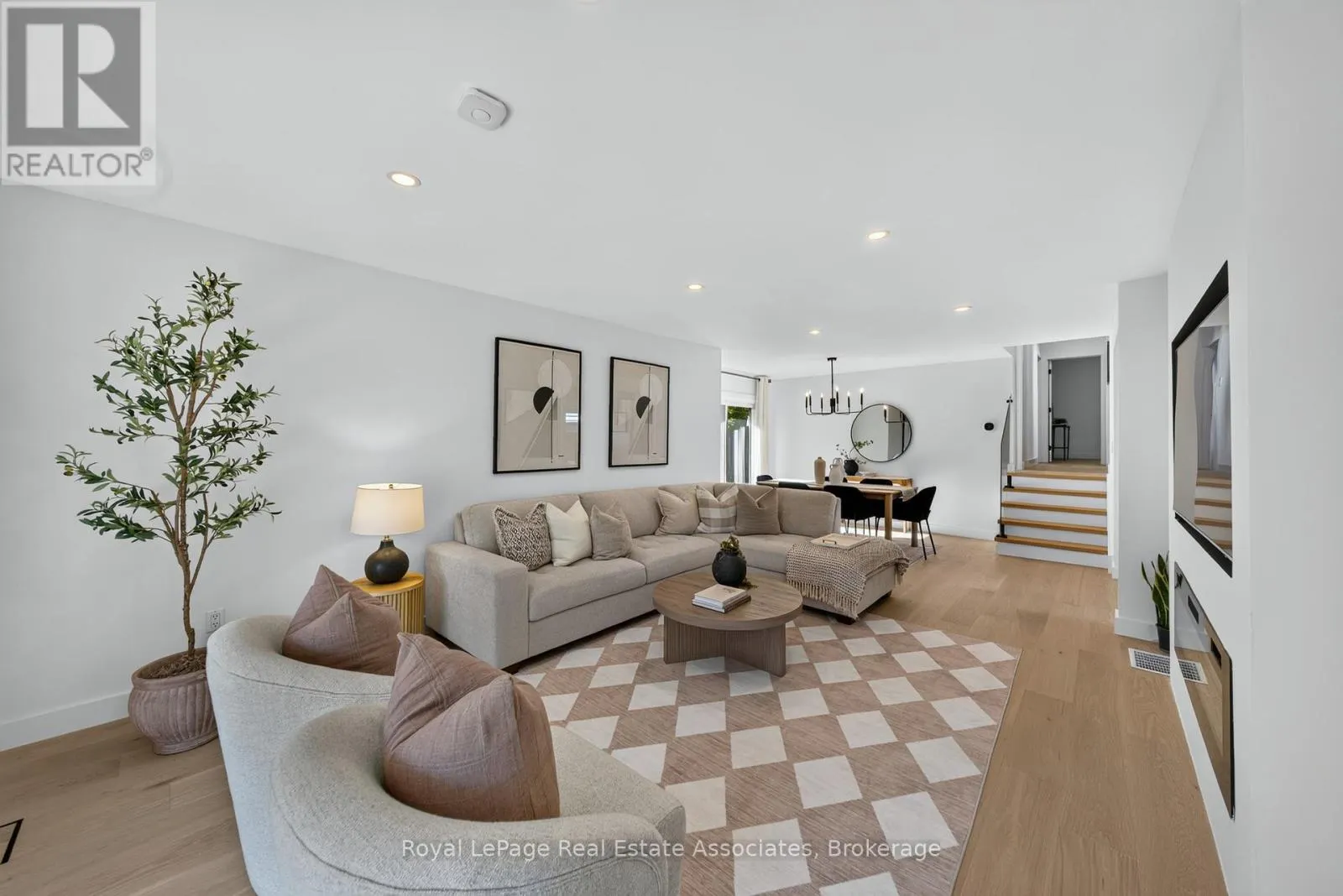 2141 HERRIDGE DRIVE