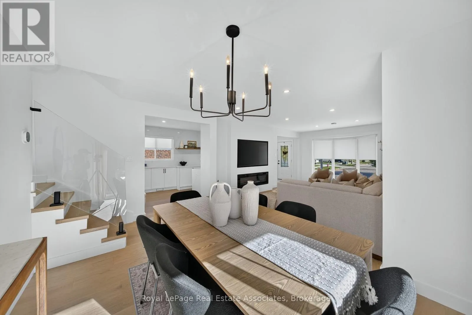 2141 HERRIDGE DRIVE