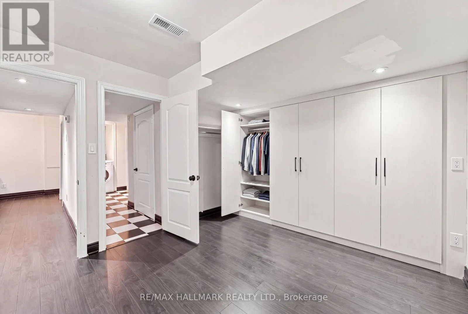19 DURANGO DRIVE