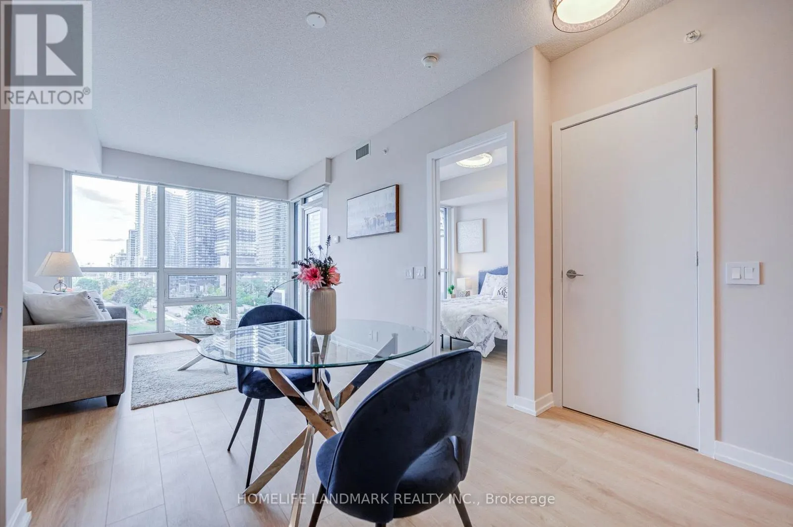 1008 - 2200 LAKESHORE BOULEVARD W