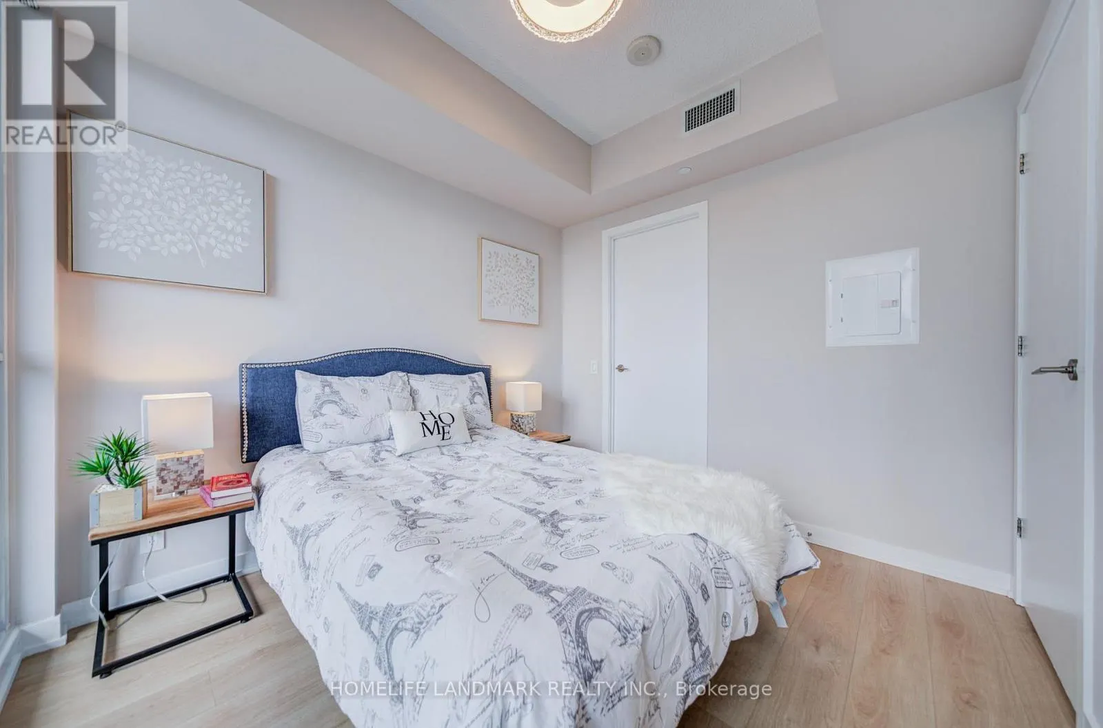 1008 - 2200 LAKESHORE BOULEVARD W