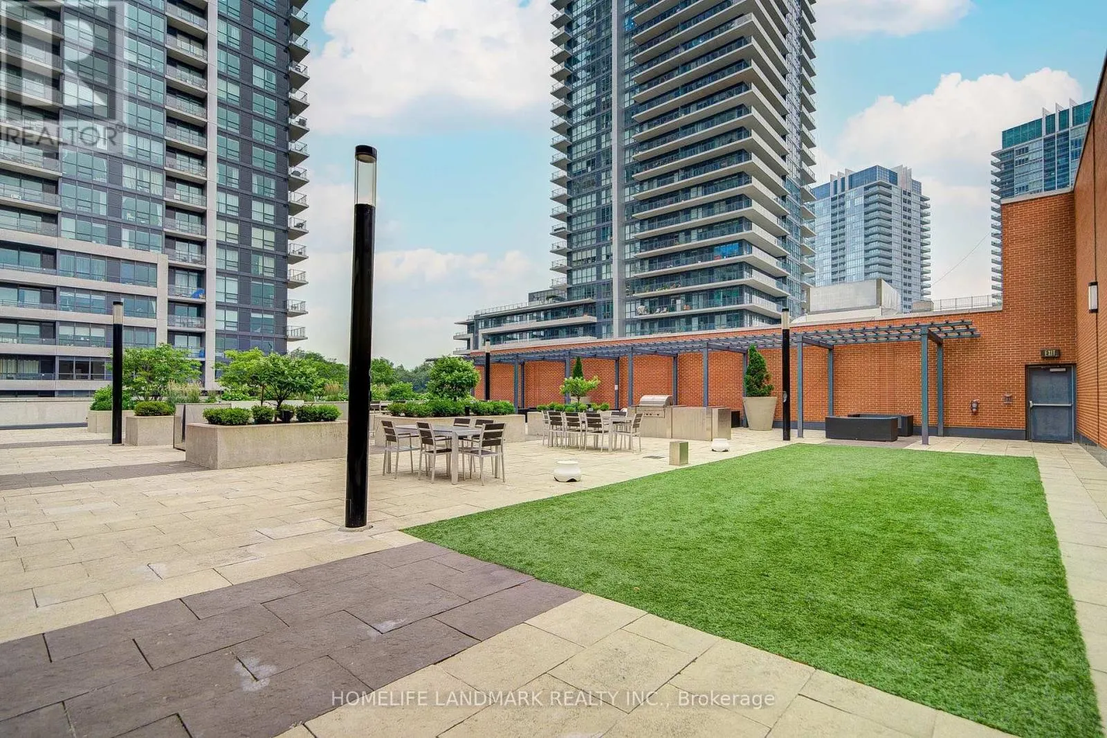 1008 - 2200 LAKESHORE BOULEVARD W