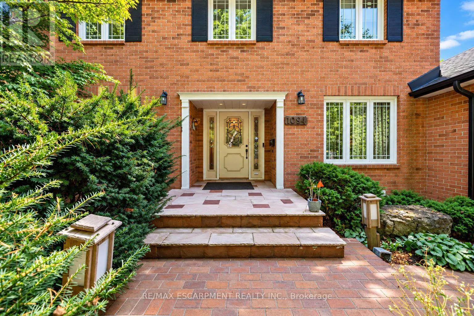 1094 REBECCA STREET