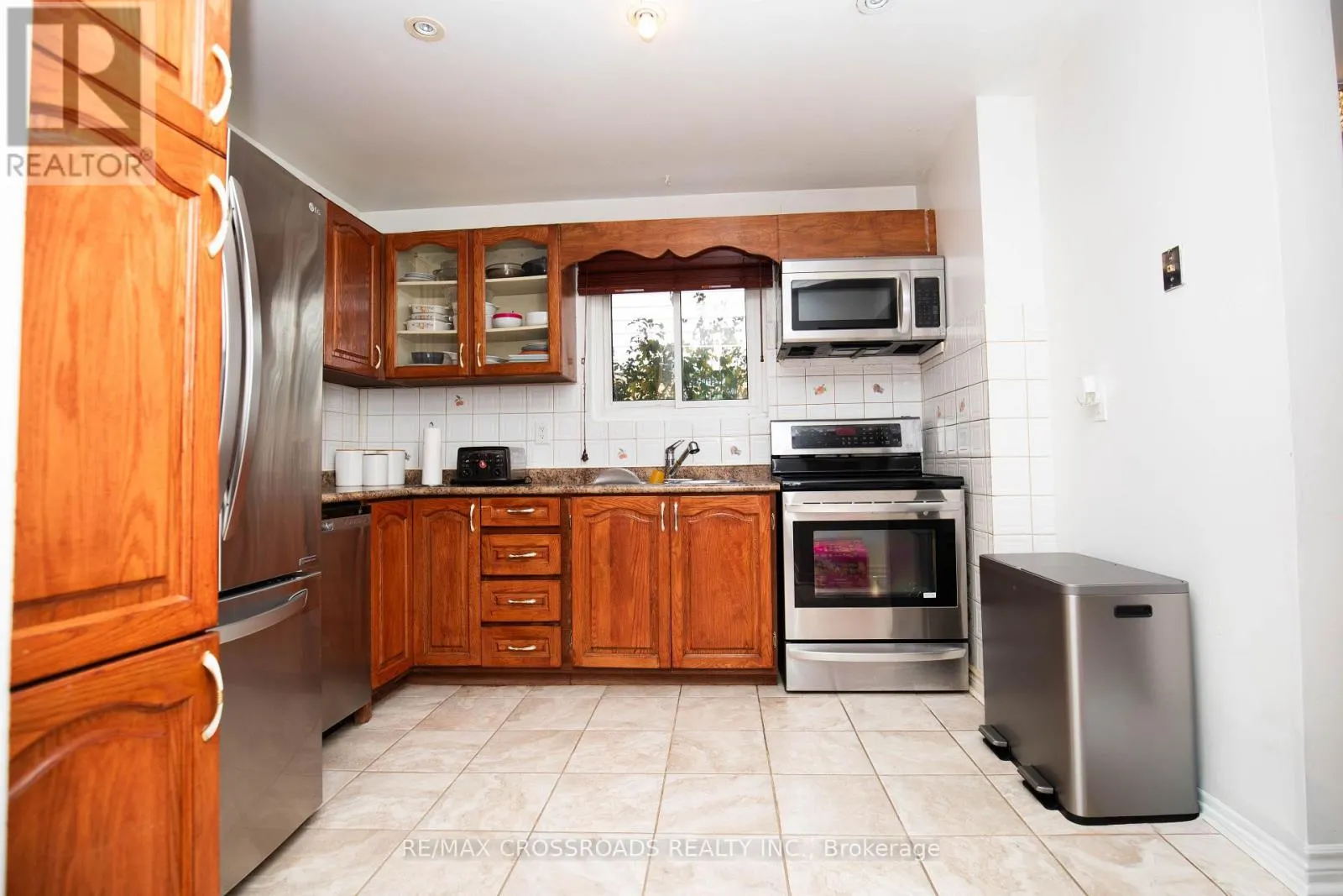 23 - 10 BUR OAK WAY