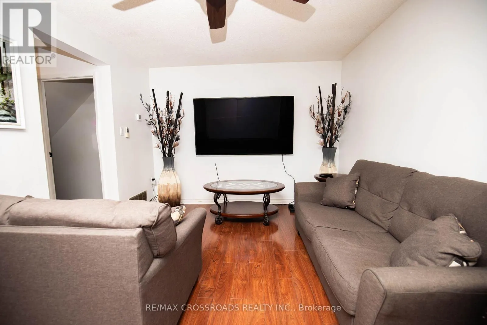 23 - 10 BUR OAK WAY