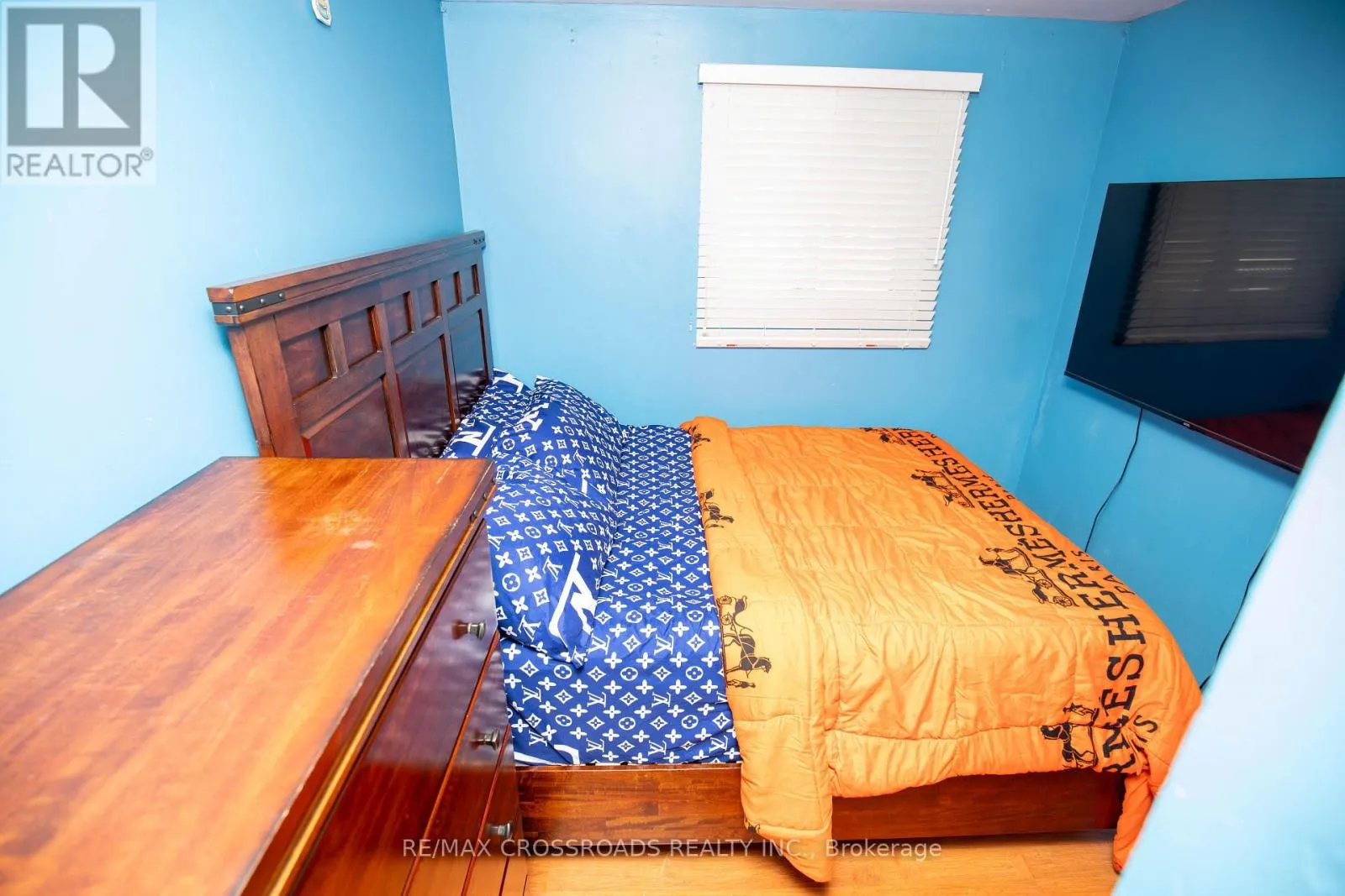 23 - 10 BUR OAK WAY
