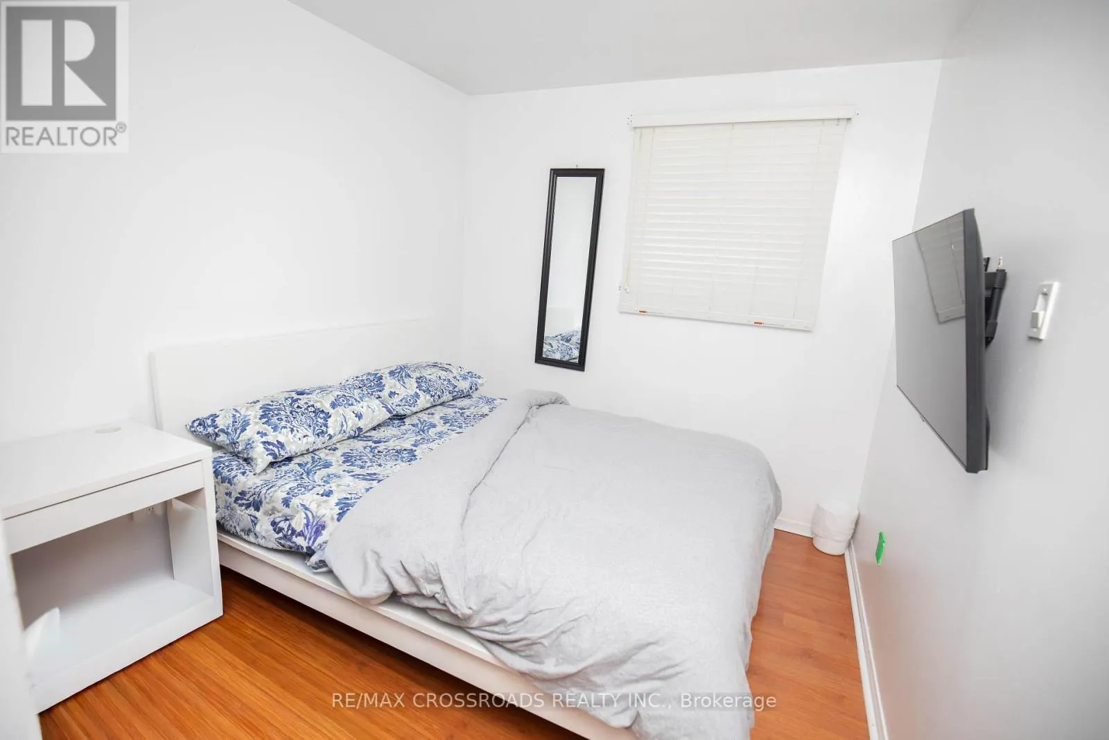 23 - 10 BUR OAK WAY