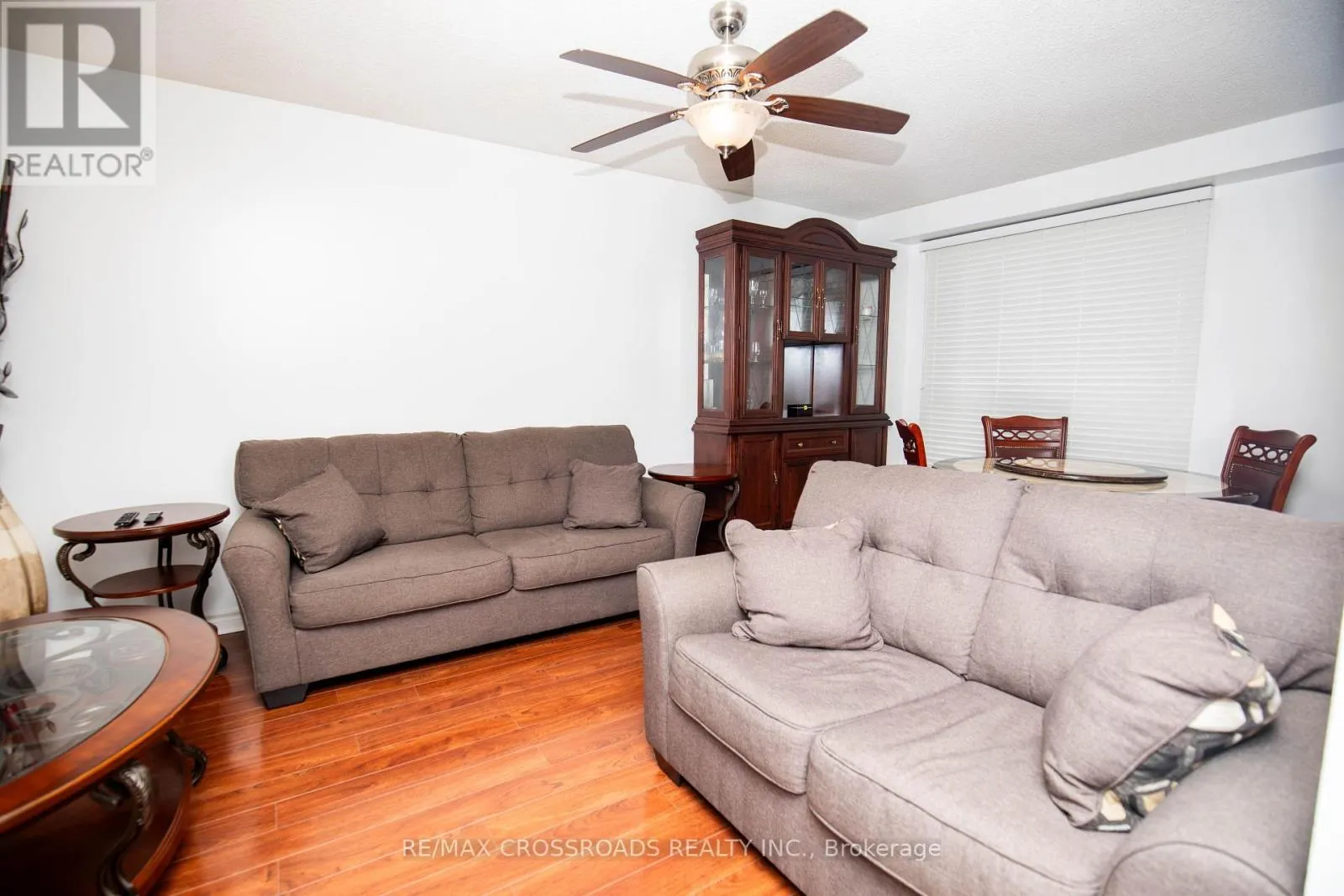 23 - 10 BUR OAK WAY