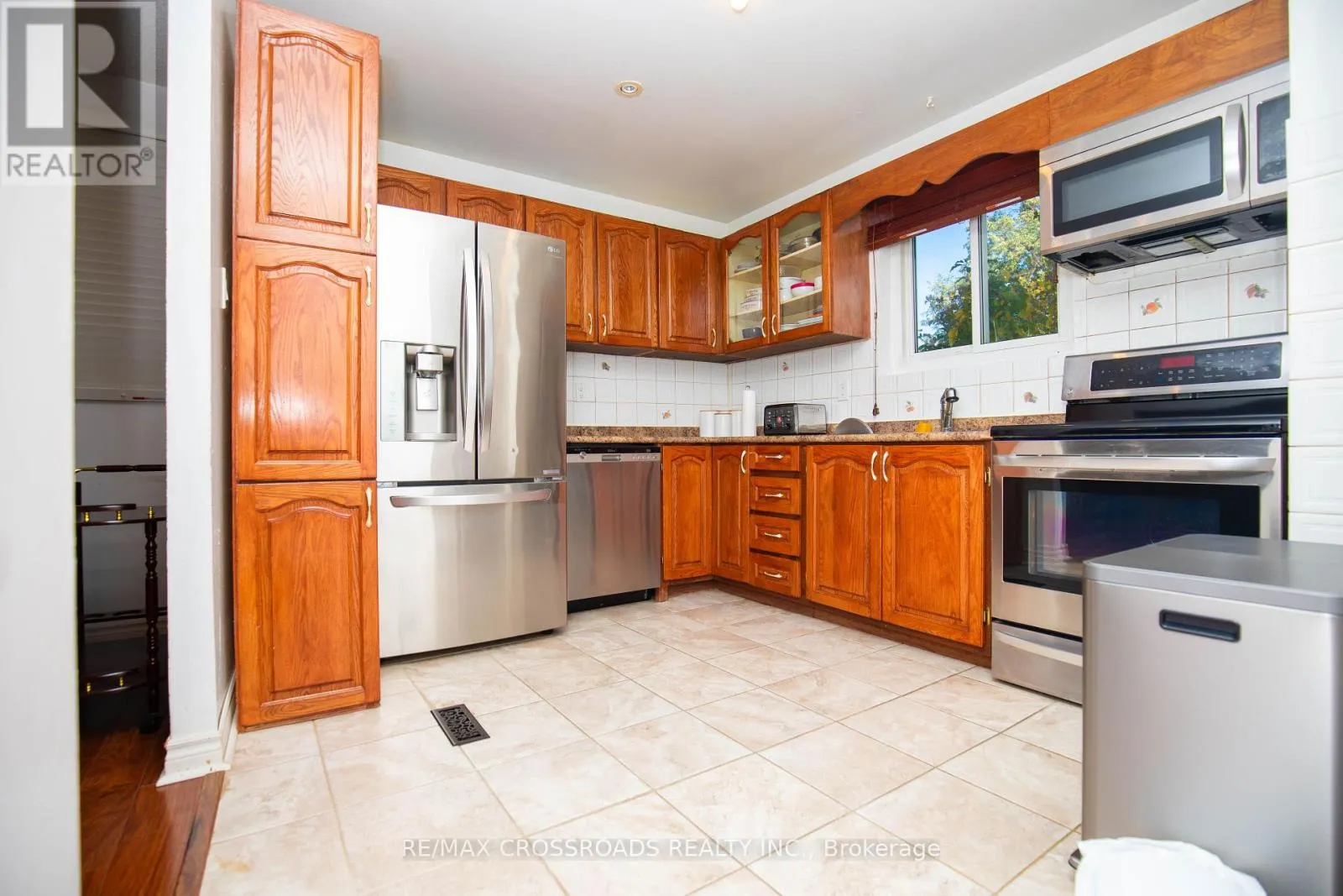 23 - 10 BUR OAK WAY