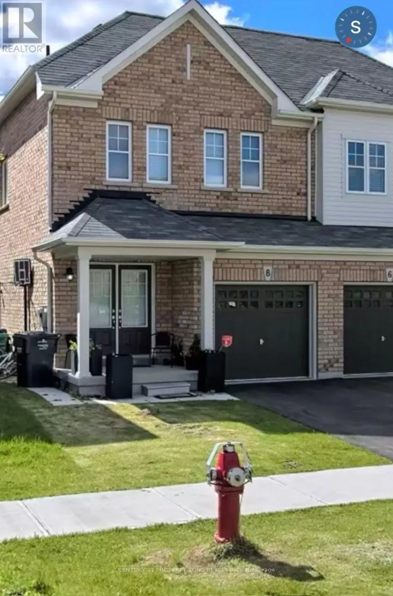 8 LANARK CIRCLE
