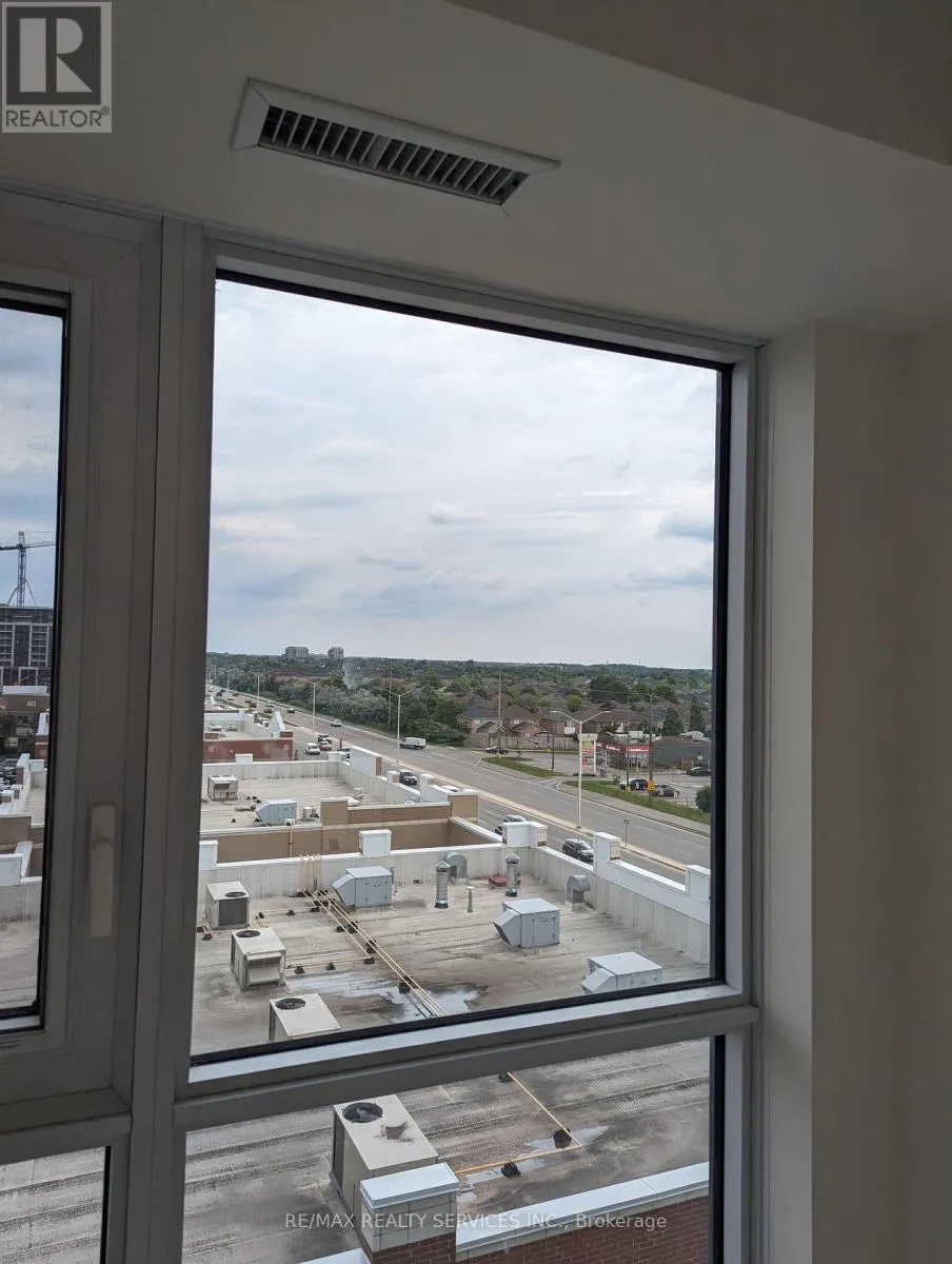 516 - 509 DUNDAS STREET W