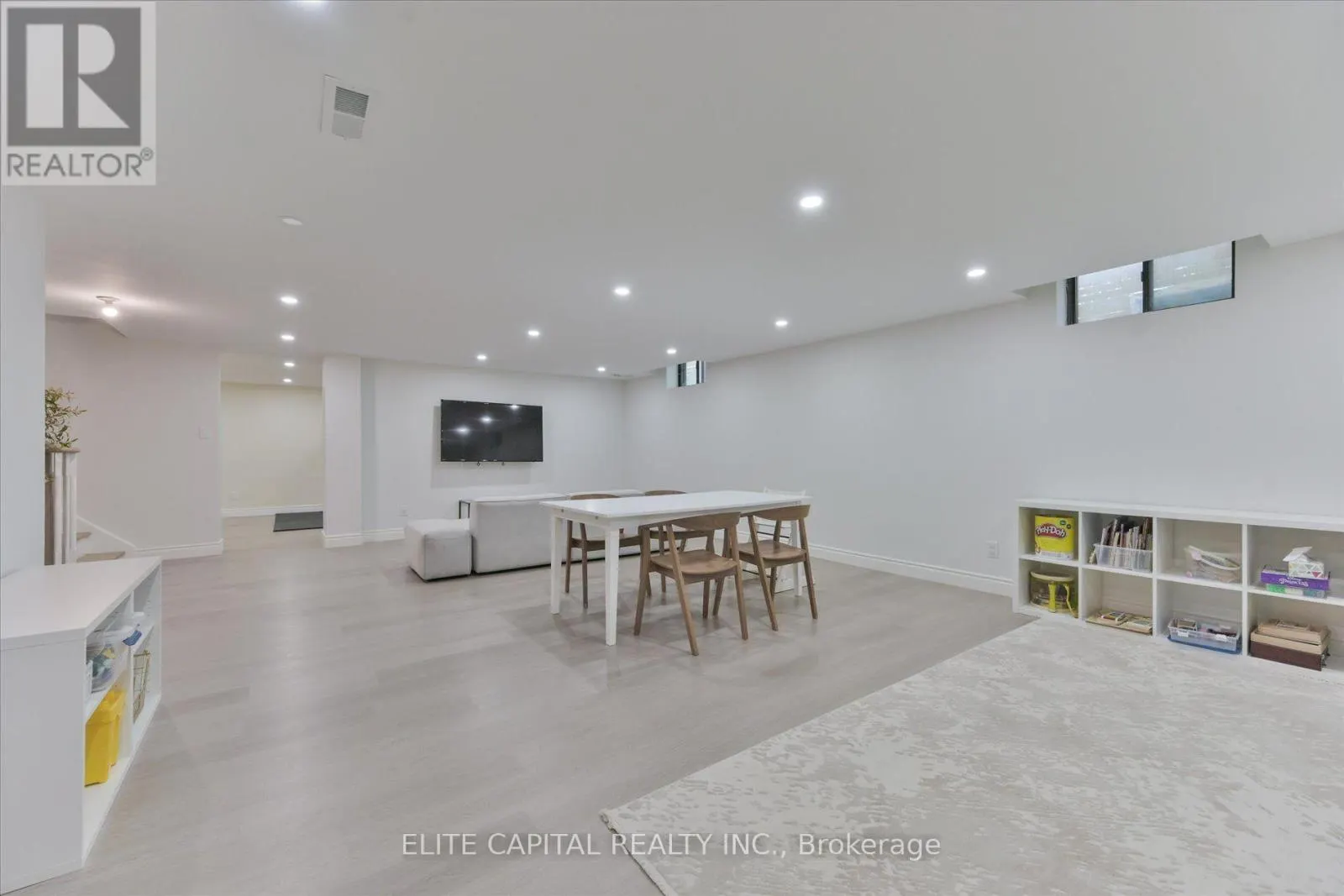 20 RAYMORE DRIVE