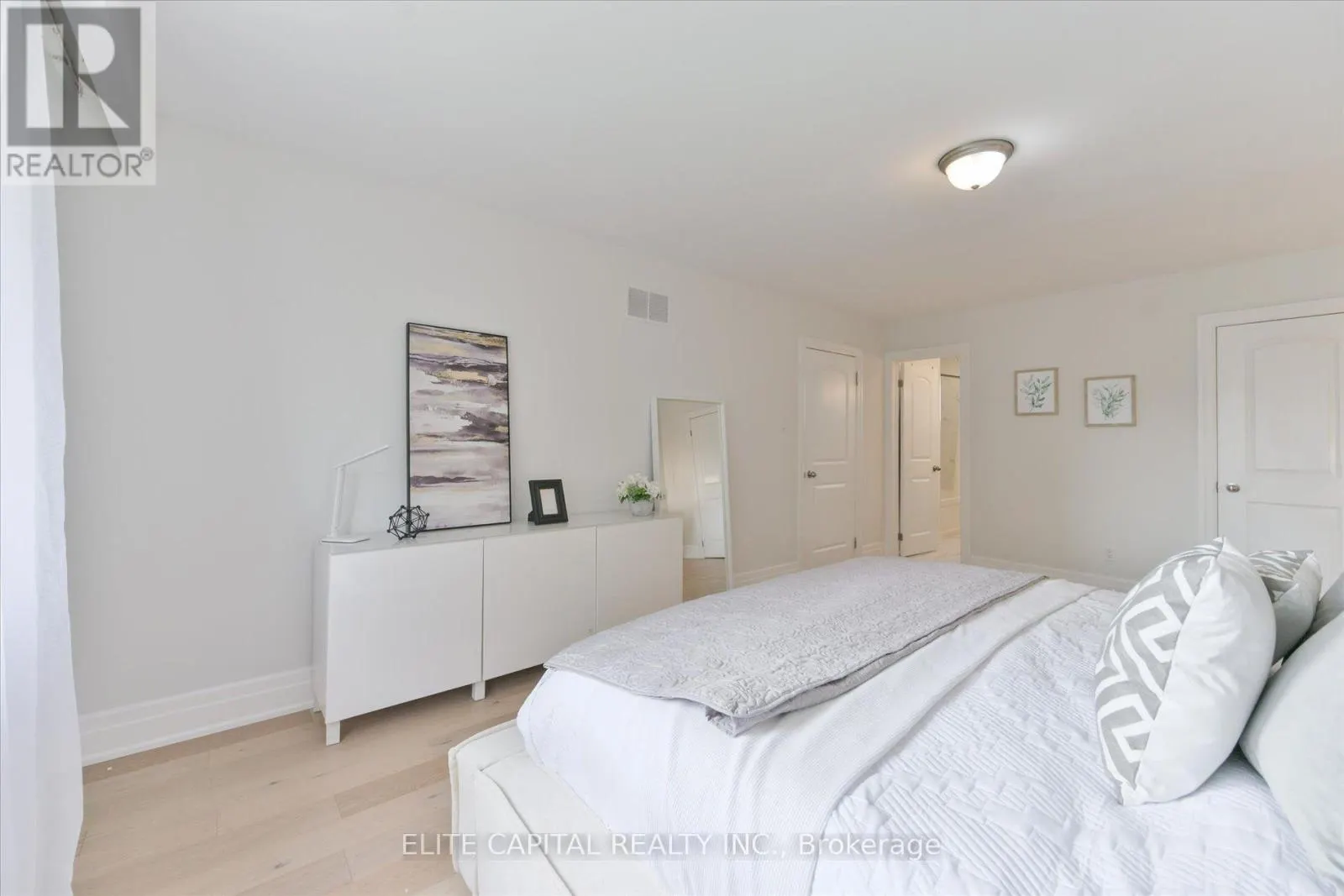 20 RAYMORE DRIVE