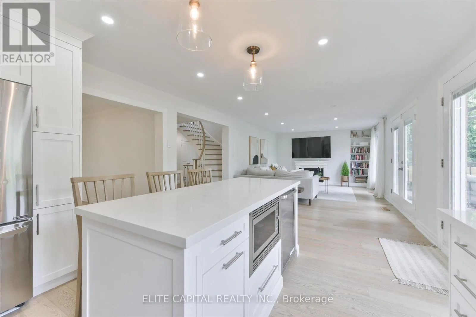 20 RAYMORE DRIVE