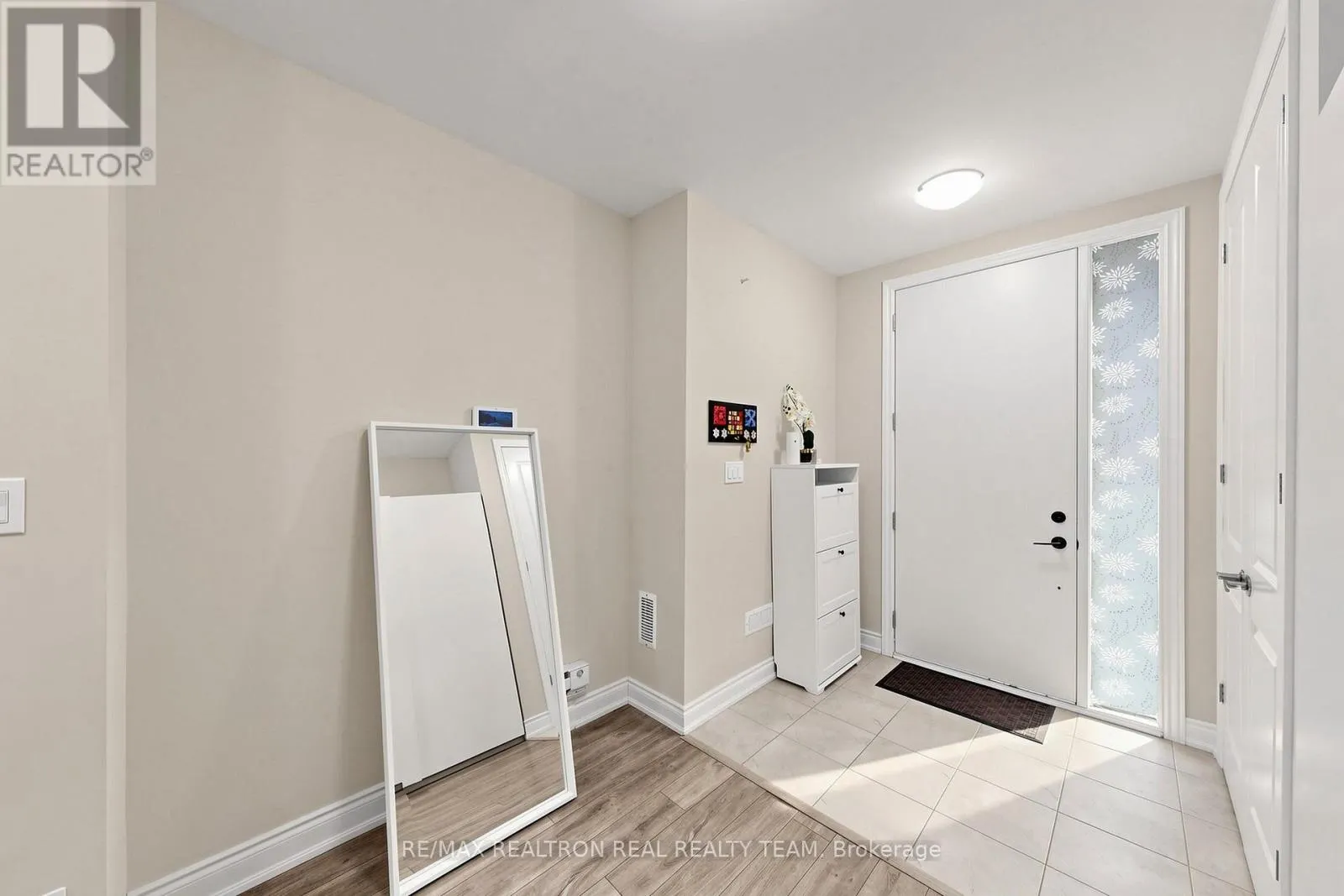 1284 DEMPSTER LANE