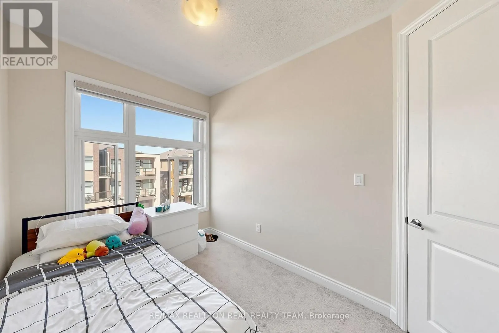 1284 DEMPSTER LANE
