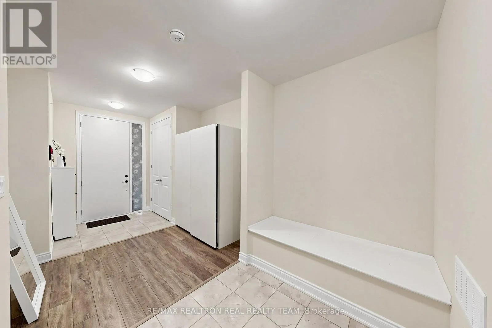 1284 DEMPSTER LANE