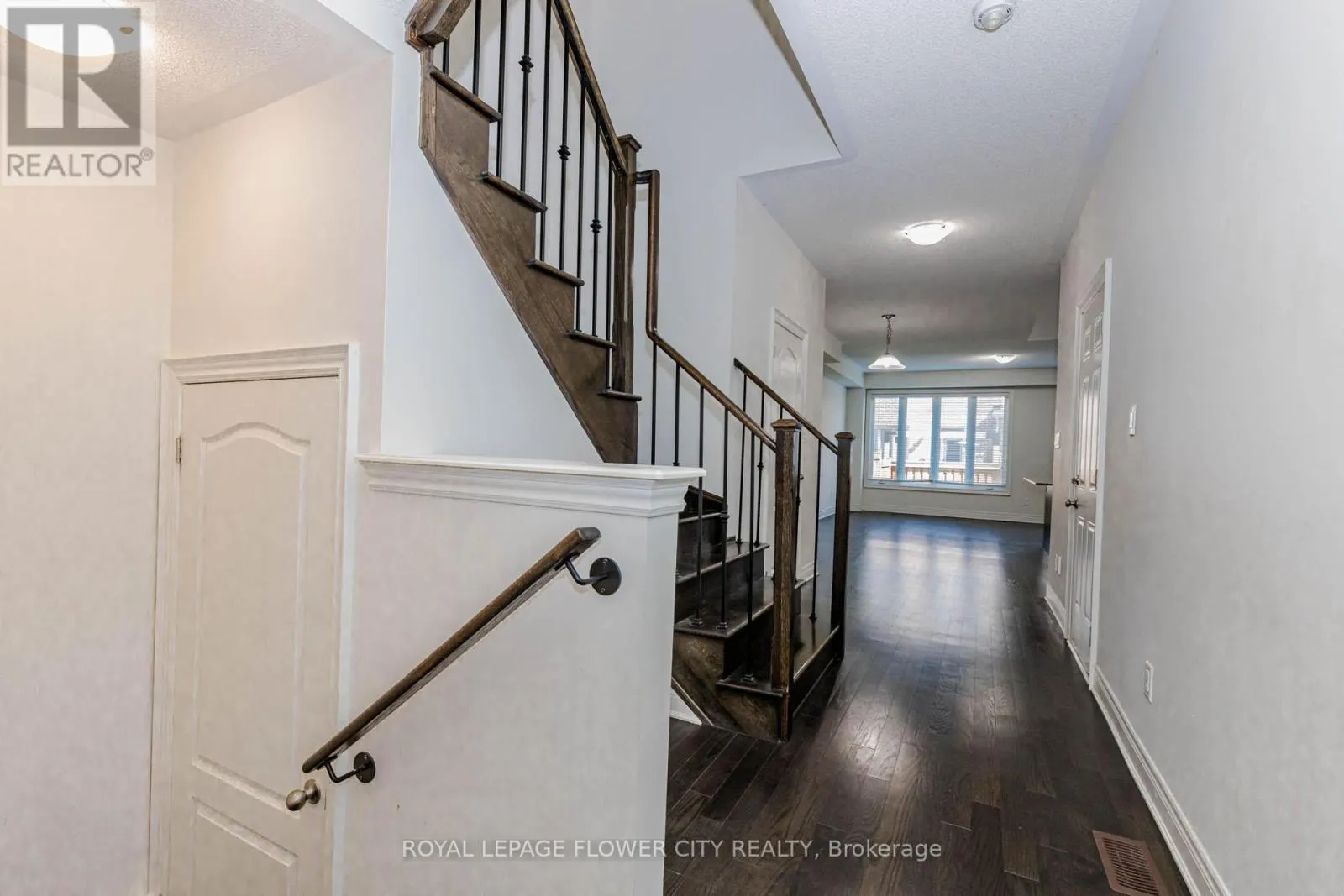 462 SHEAFFE PLACE