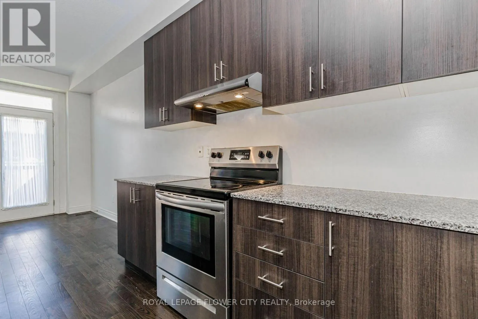 462 SHEAFFE PLACE