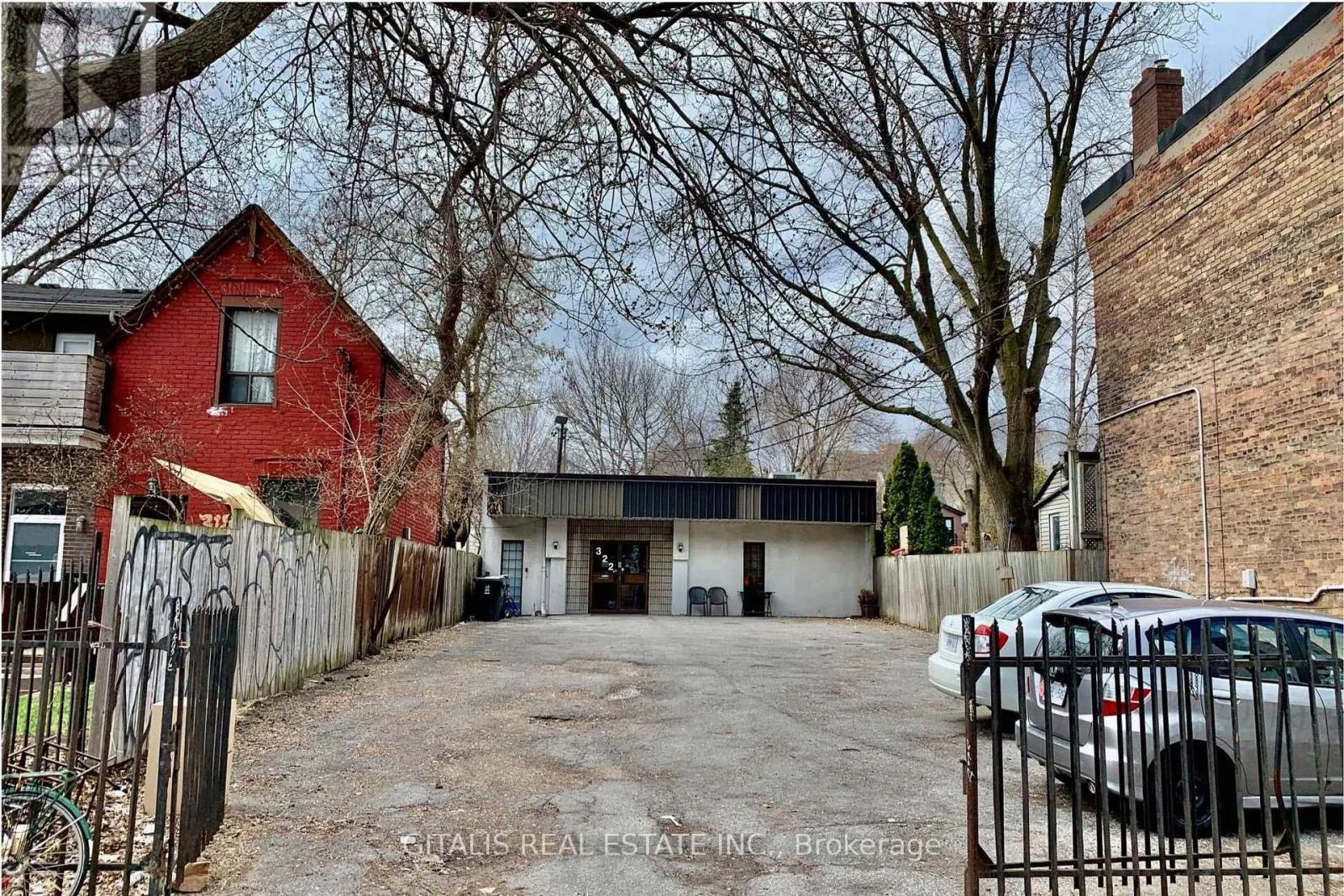 322 DUFFERIN STREET