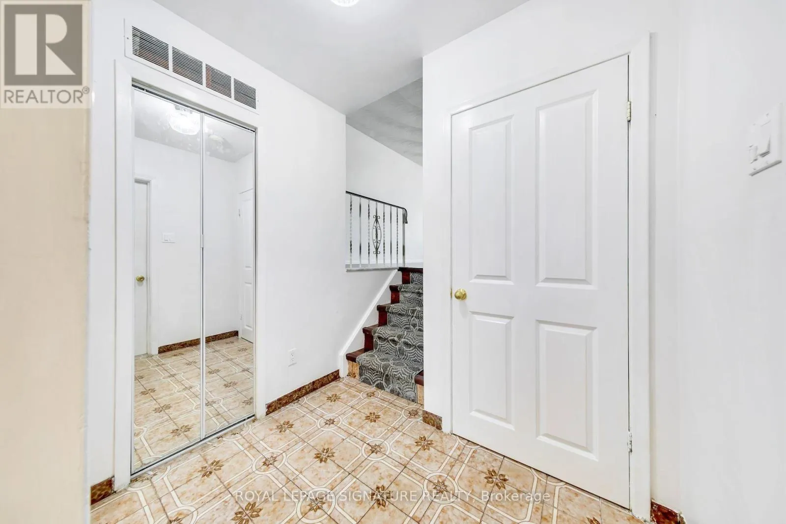 42 LIGHTWOOD DRIVE
