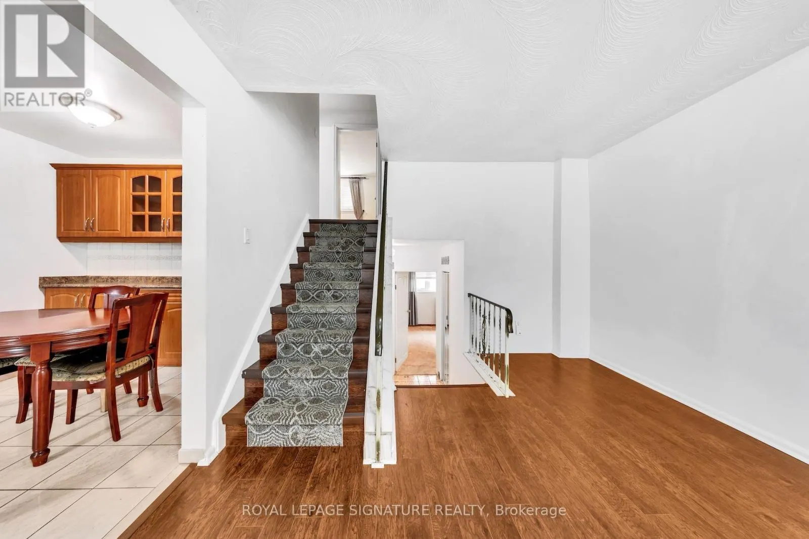42 LIGHTWOOD DRIVE
