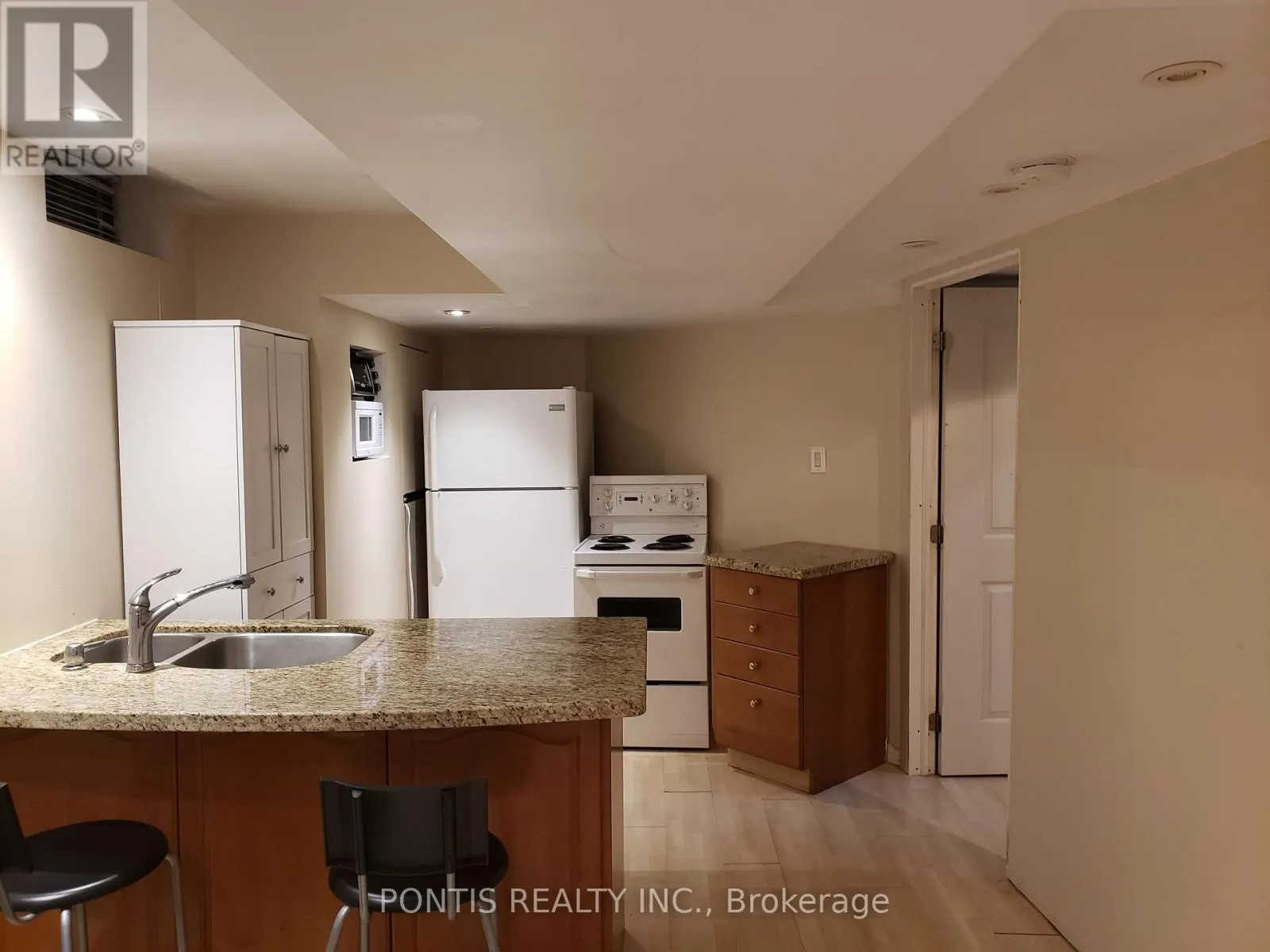 BSMT - 2538 RAGLAN COURT