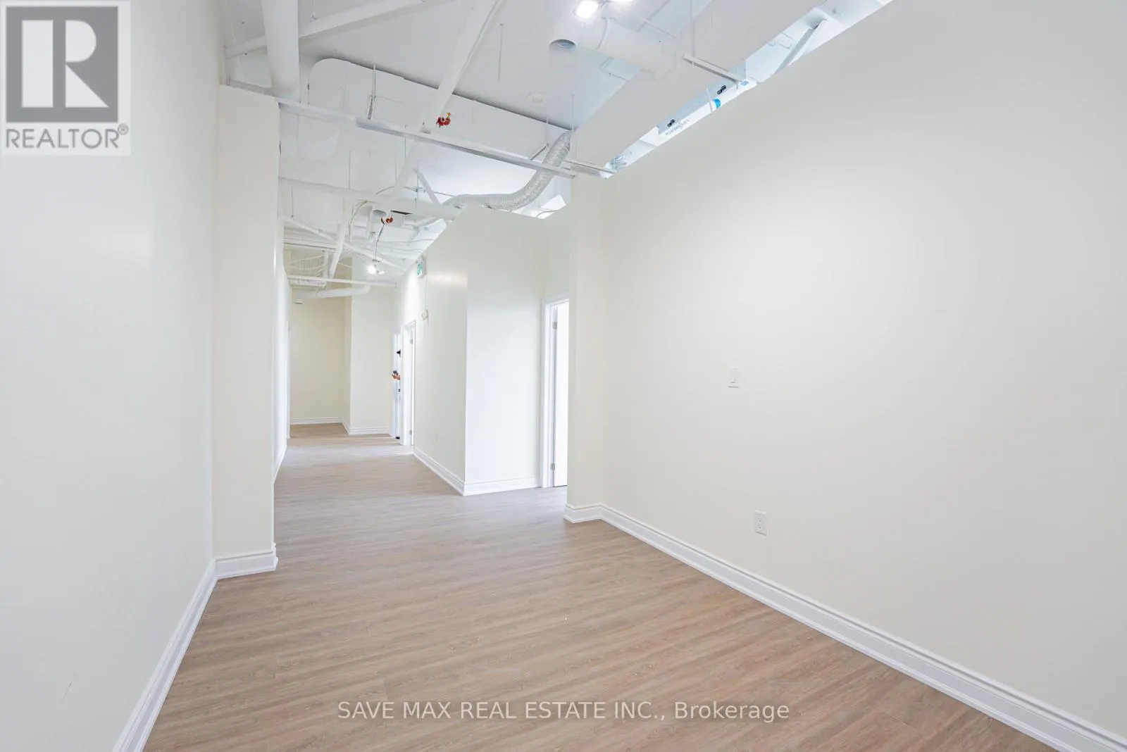 410 - 996 MARTIN GROVE ROAD