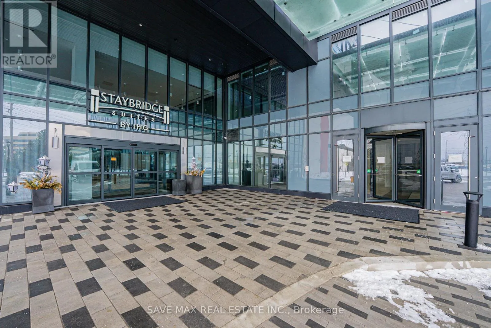 410 - 996 MARTIN GROVE ROAD