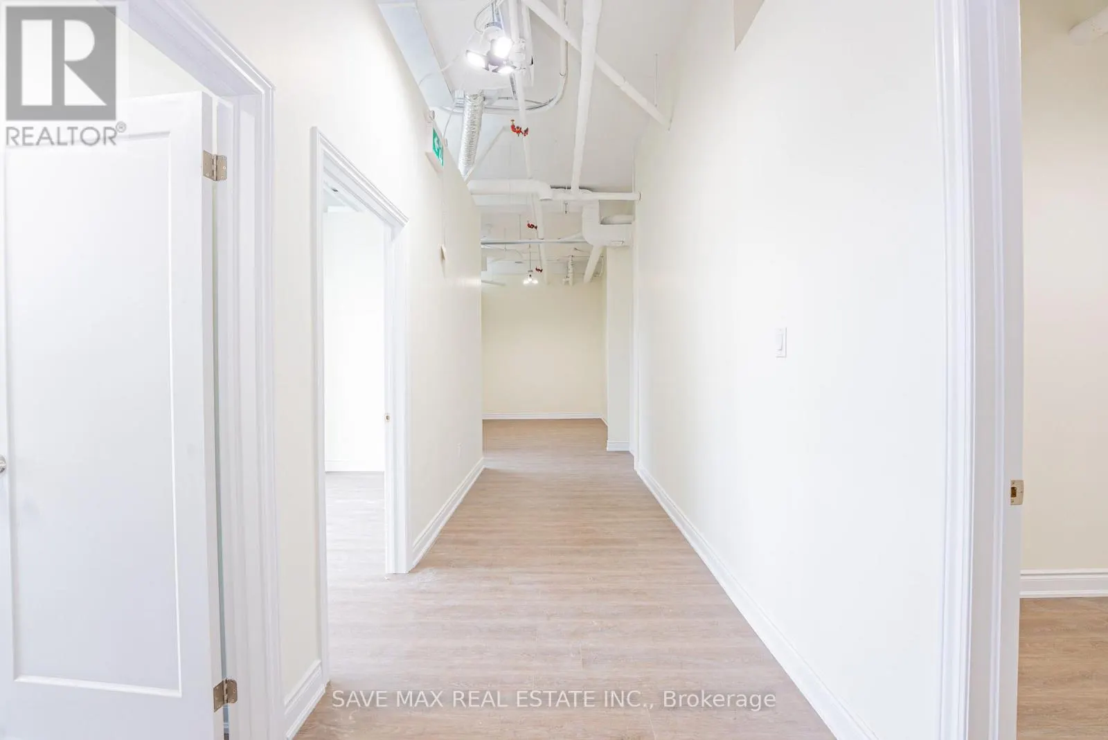 410 - 996 MARTIN GROVE ROAD