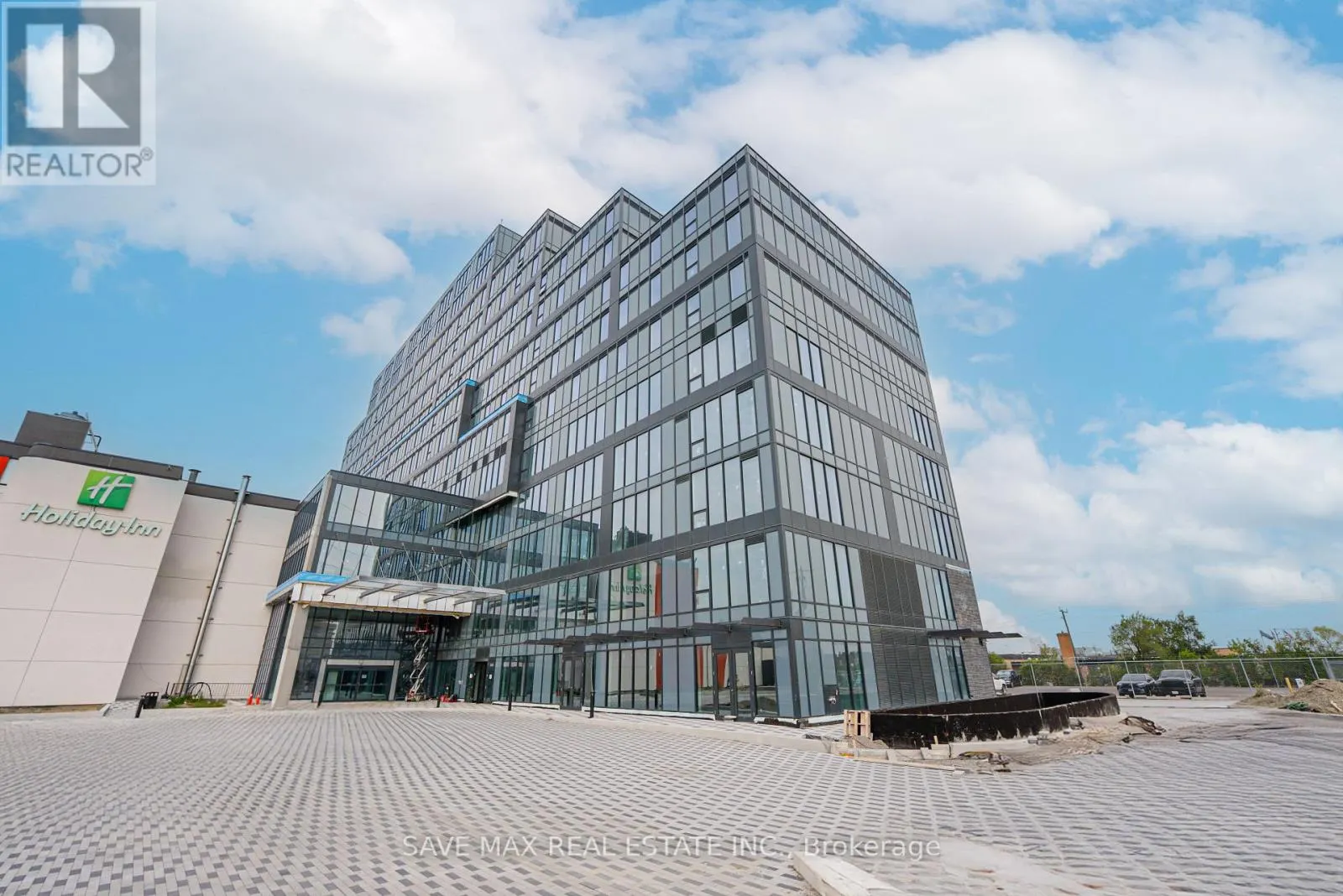 410 - 996 MARTIN GROVE ROAD