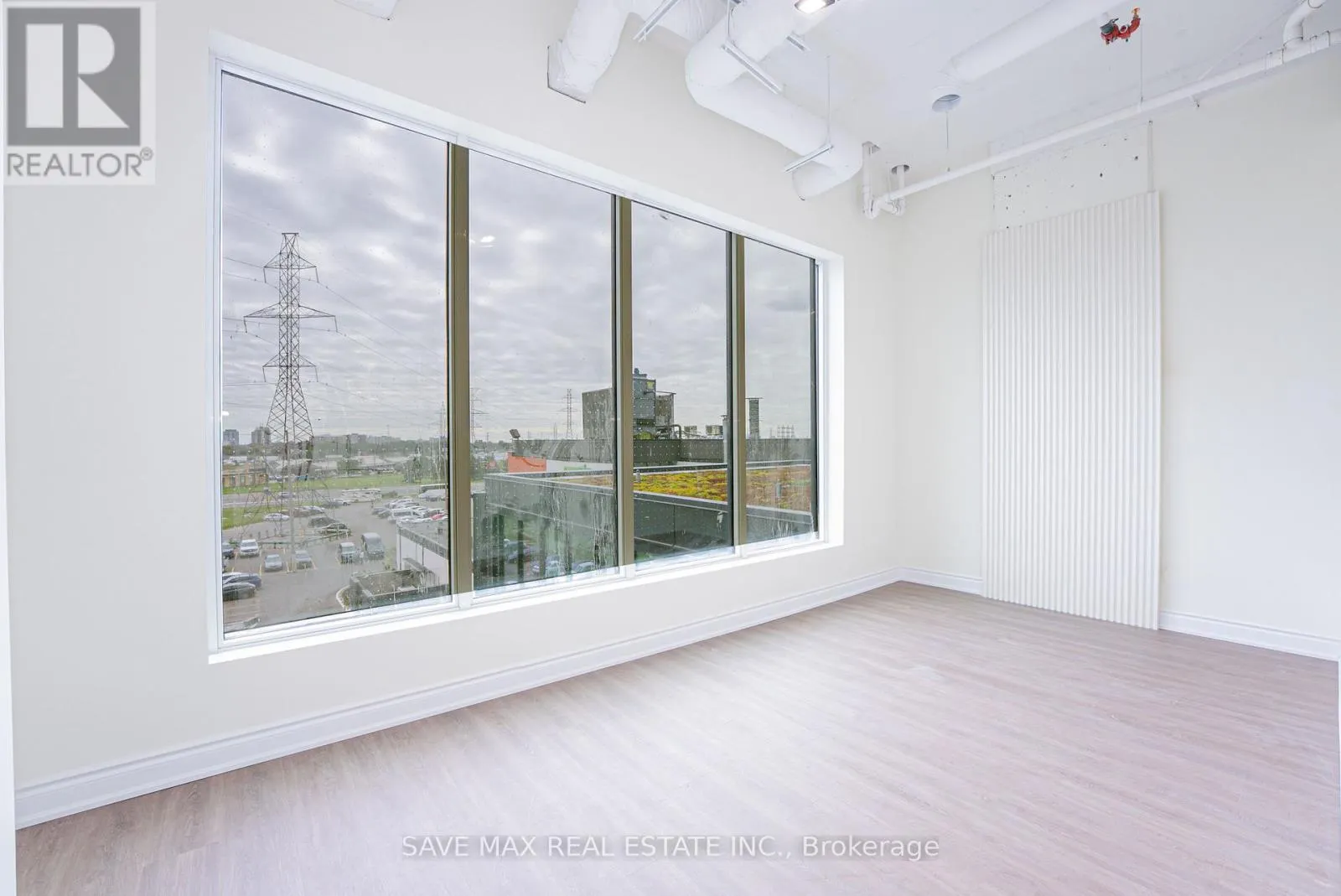 410 - 996 MARTIN GROVE ROAD