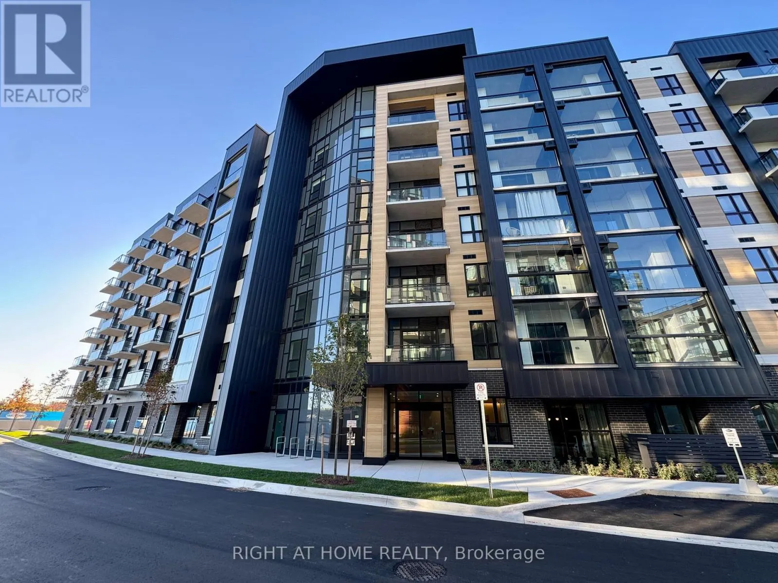 718 - 3008 WILLIAM CUTMORE BOULEVARD