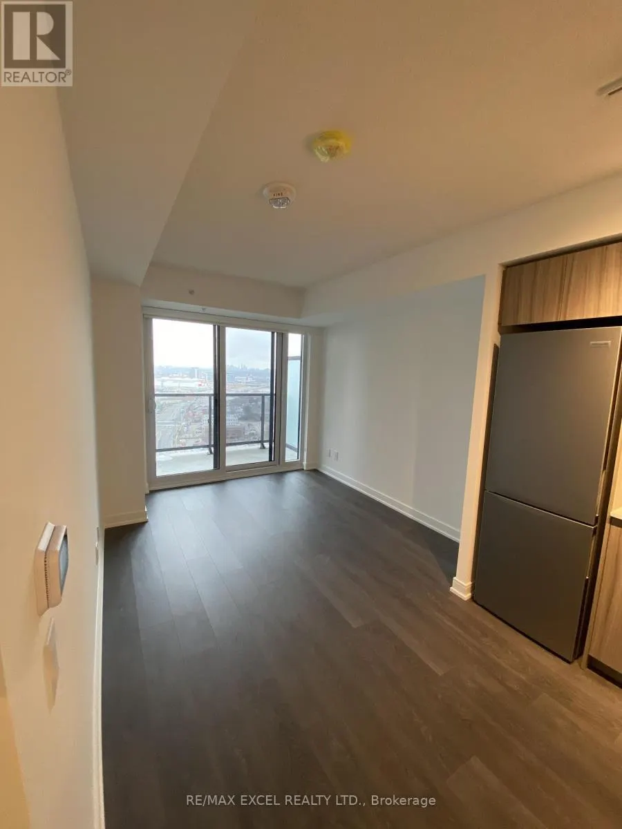 2201 - 30 SAMUEL WOOD WAY