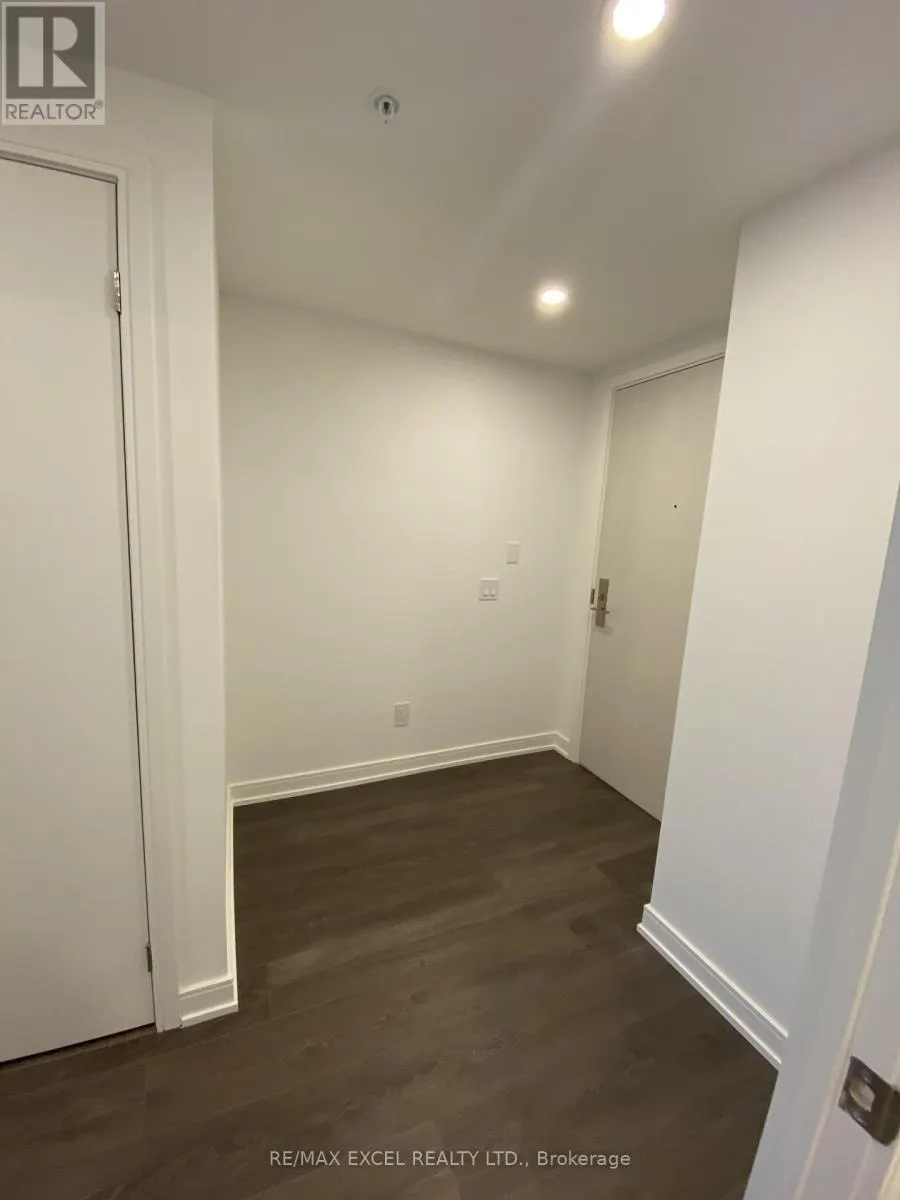 2201 - 30 SAMUEL WOOD WAY
