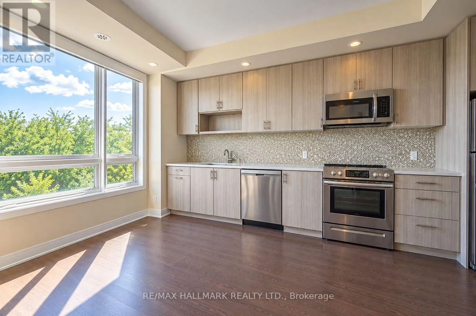 315 D - 1100 BRIAR HILL AVENUE