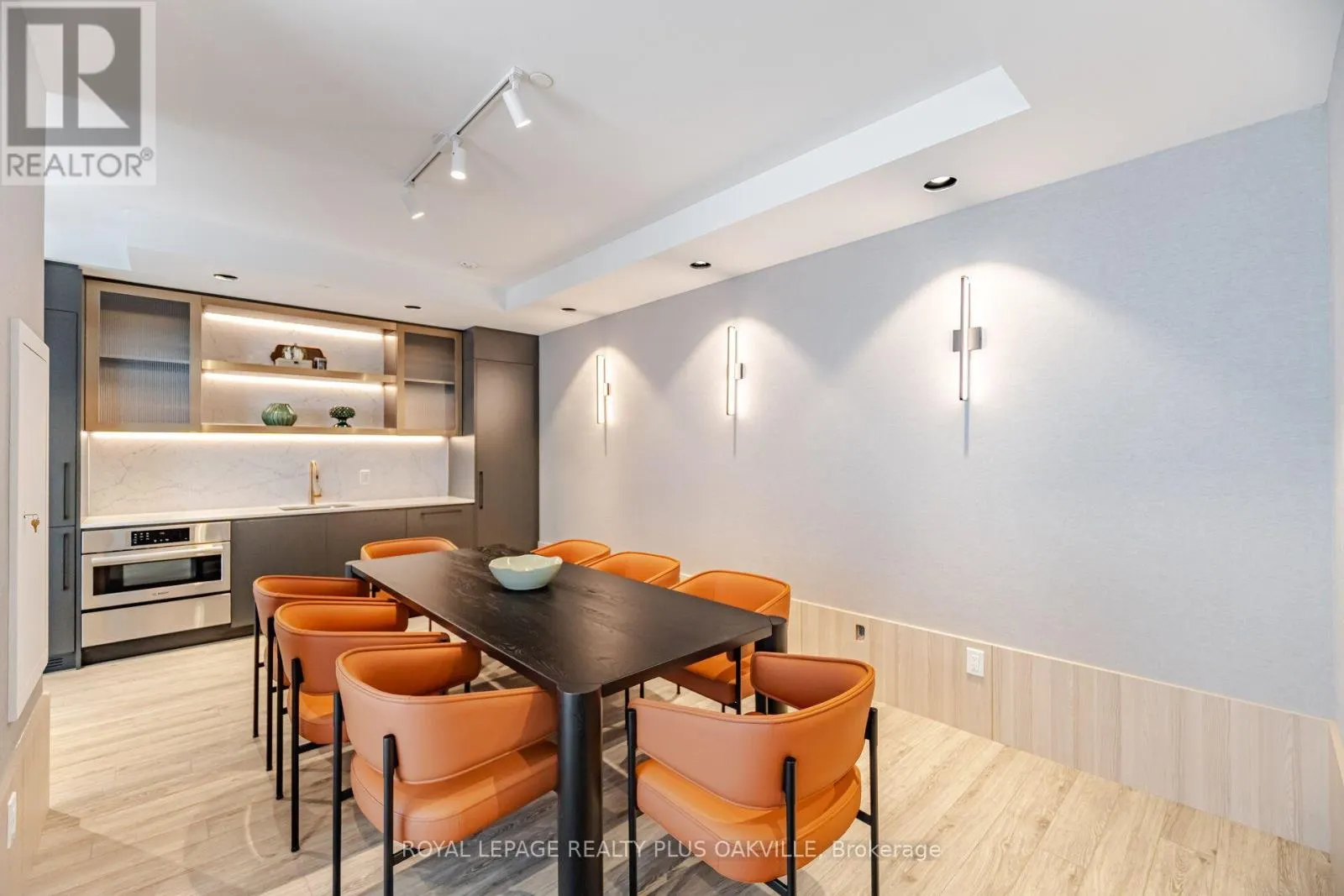 1509 - 3079 TRAFALGAR ROAD
