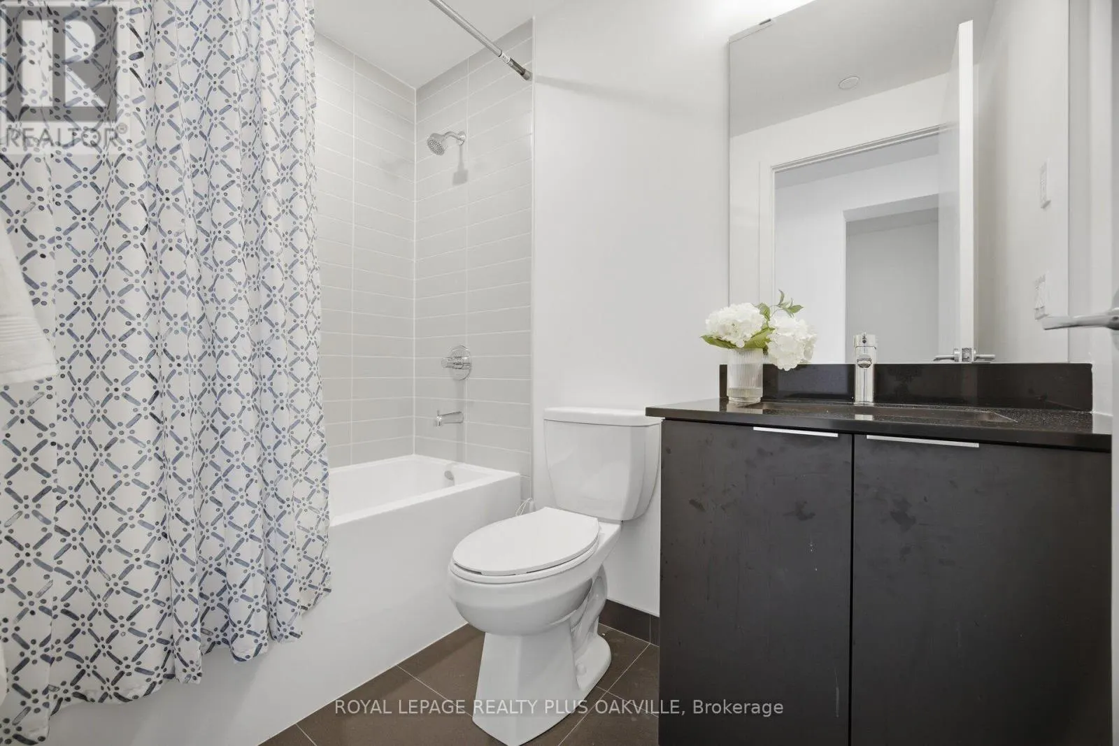 1509 - 3079 TRAFALGAR ROAD