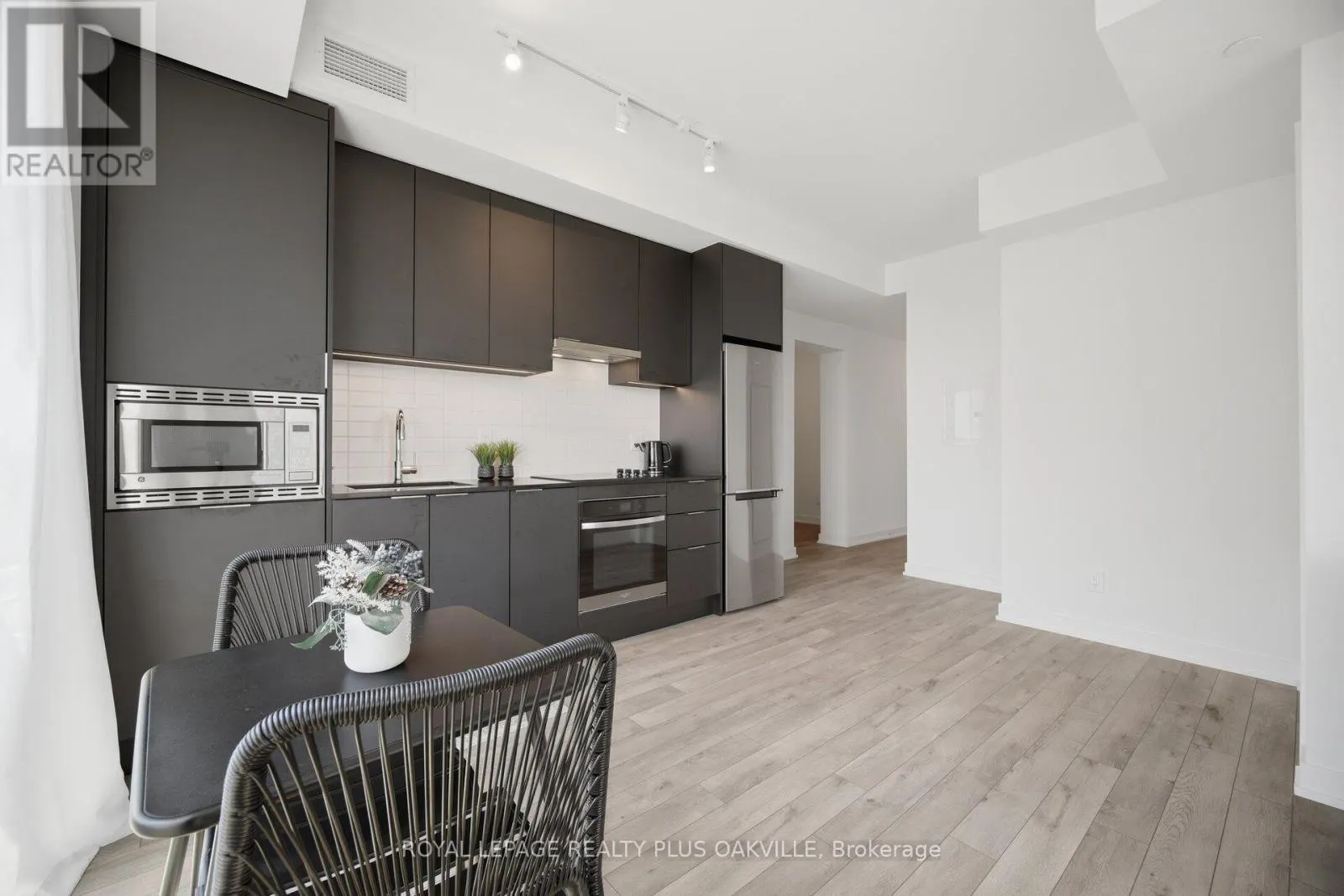 1509 - 3079 TRAFALGAR ROAD